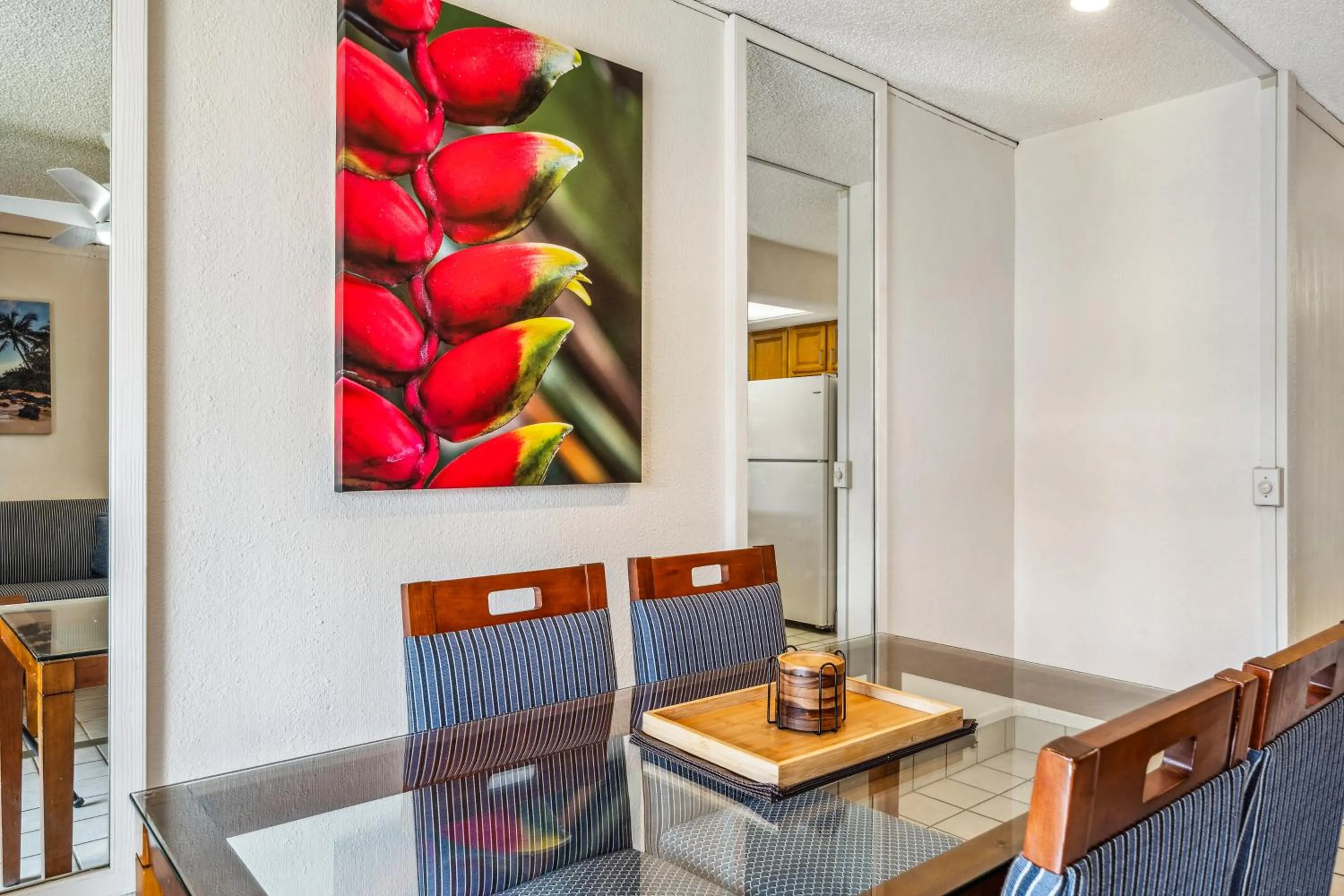 Seating area in Maui Schooner Resort