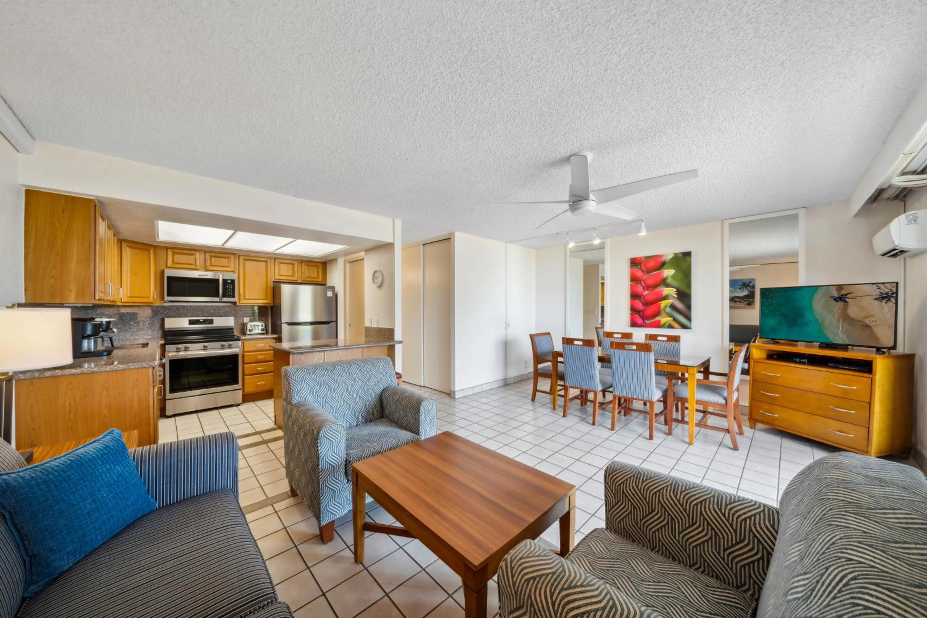 TV and multimedia in Maui Schooner Resort