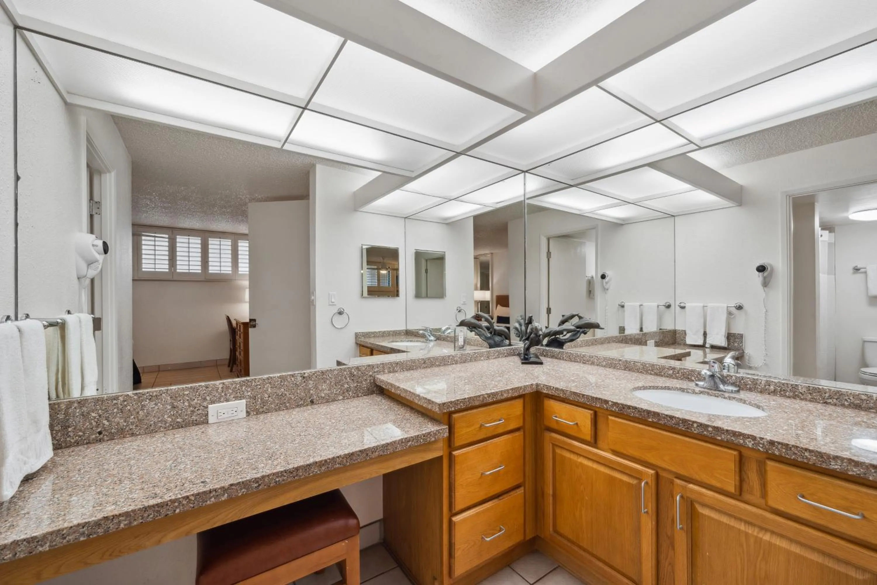 Bathroom in Maui Schooner Resort