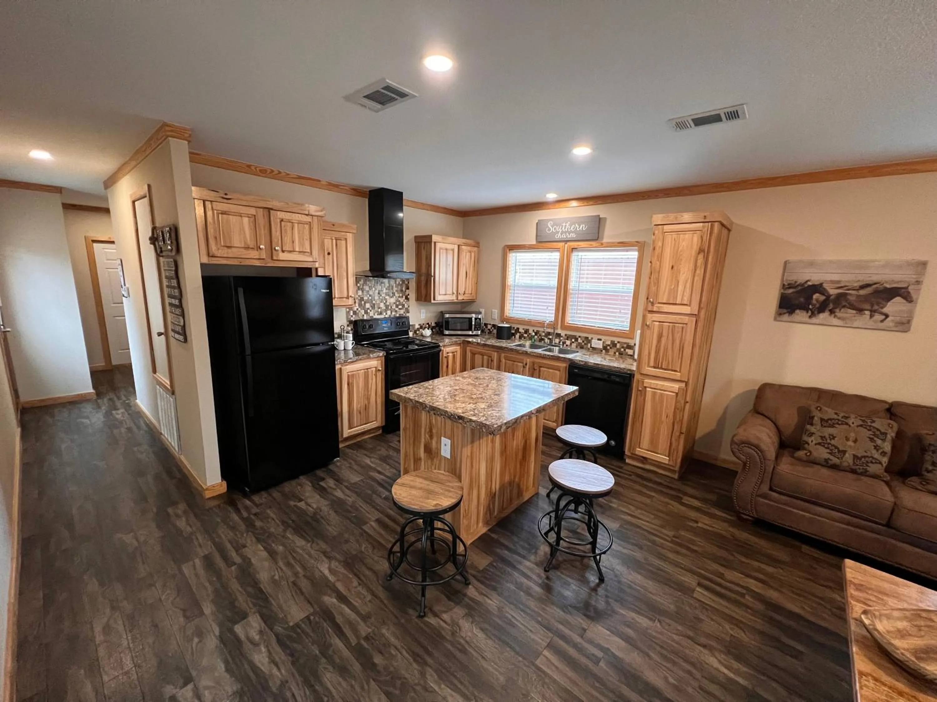 Kitchen or kitchenette in The Hideout Golf Club & Resort