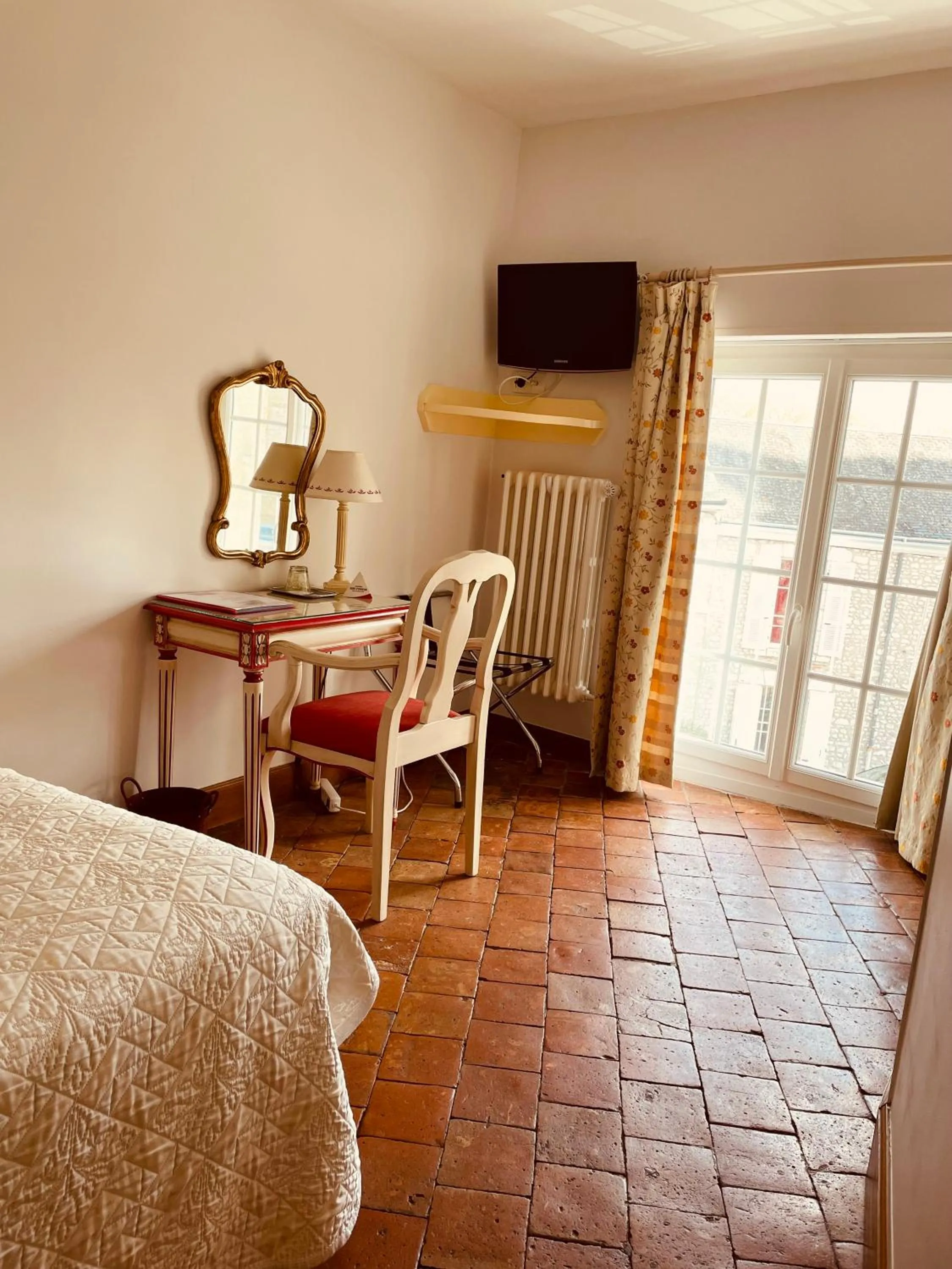 Bed in Hotel de la Sologne