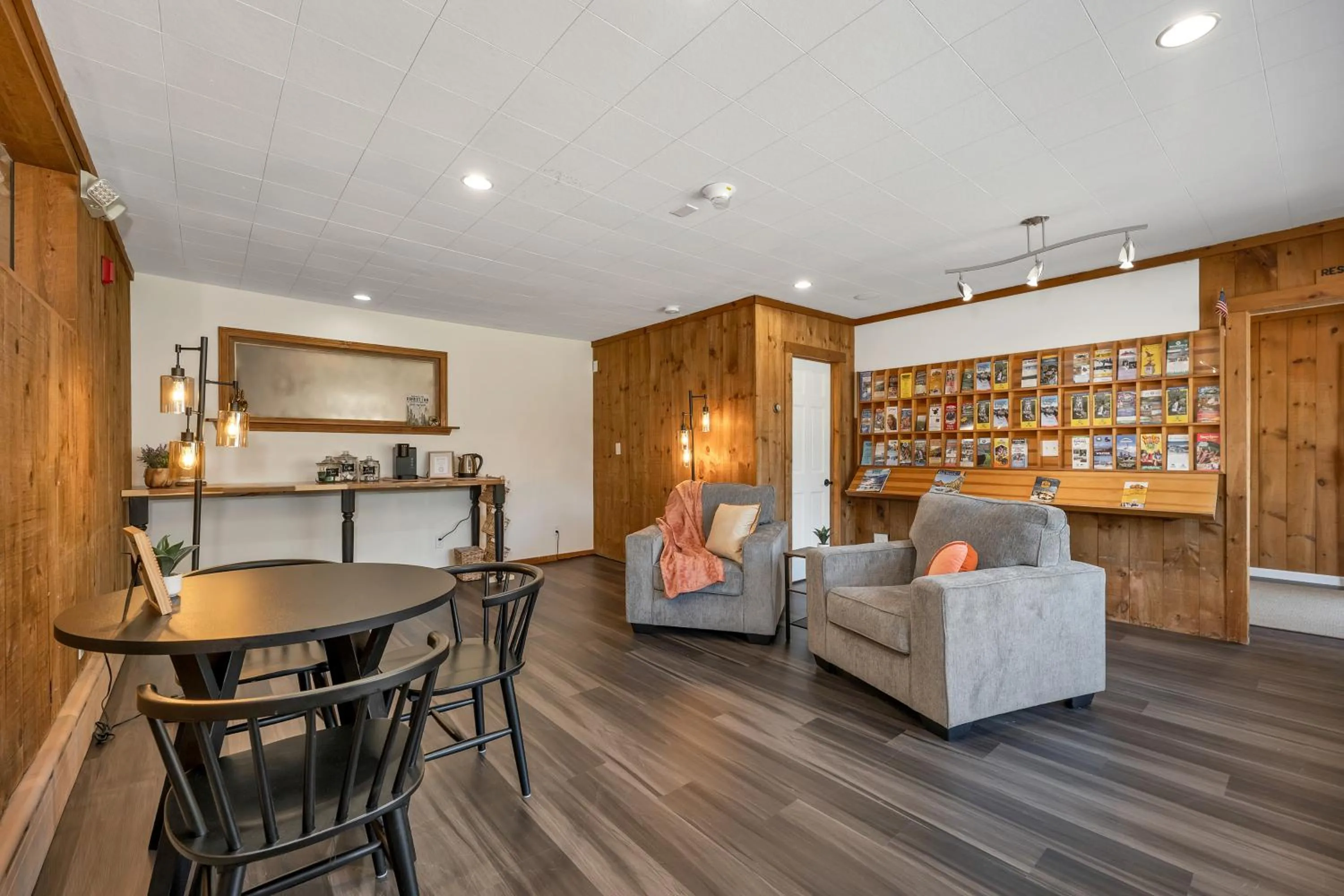 Communal lounge/ TV room in The Inn & More