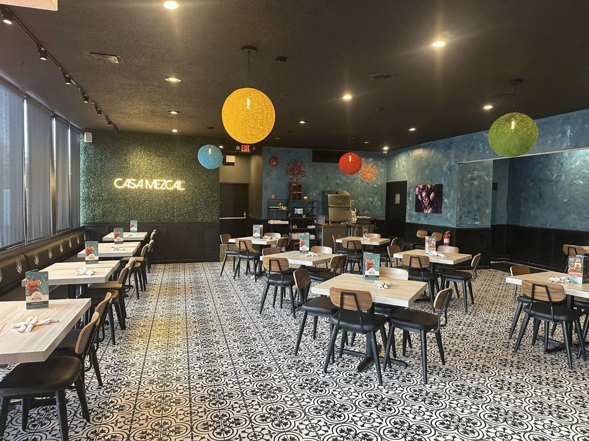 Restaurant/places to eat in HomeTowne Studios by Red Roof Painted Post