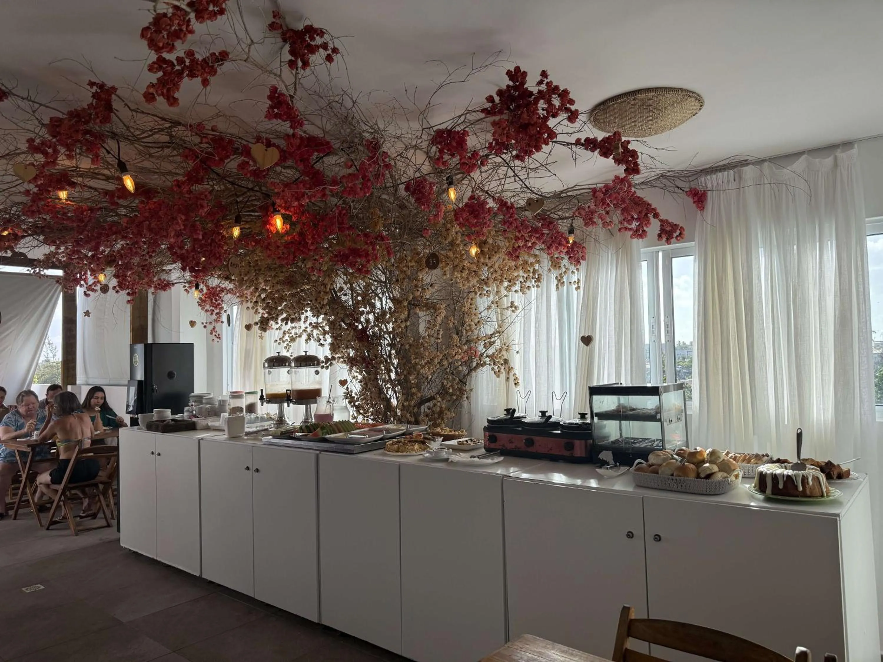 Breakfast in Porto Vila by AFT