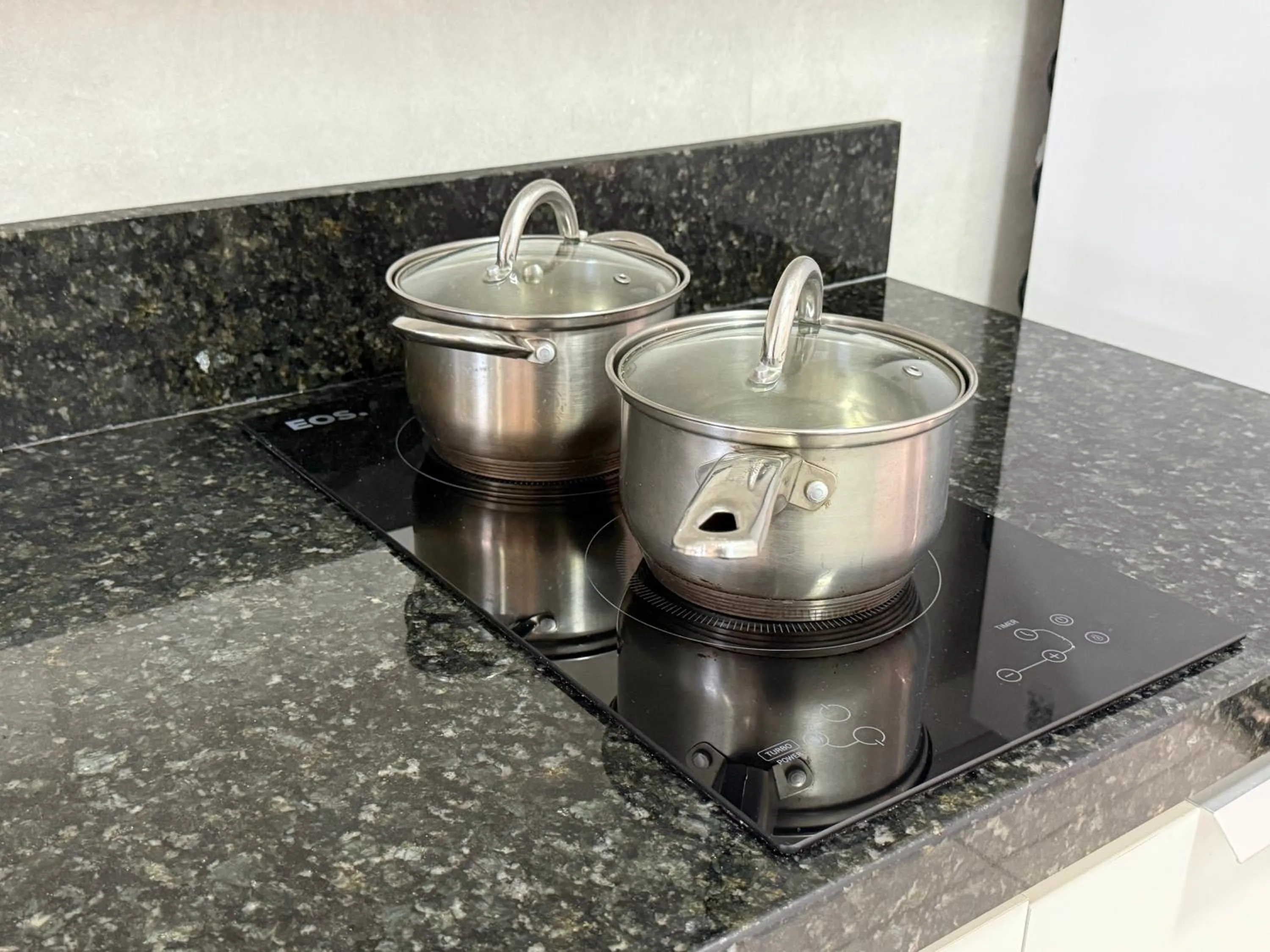 kitchen in Porto Vila by AFT