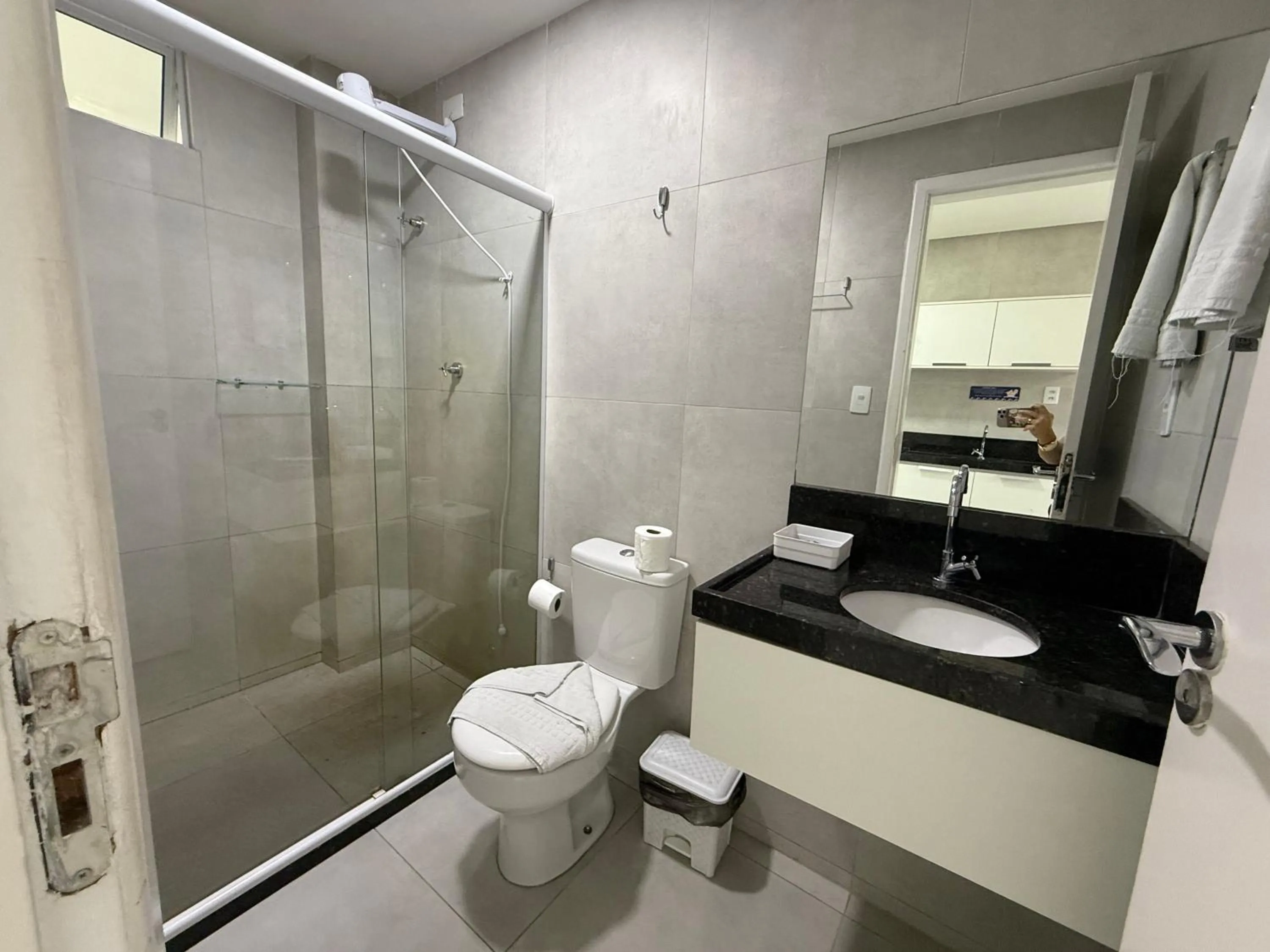 Bathroom in Porto Vila by AFT