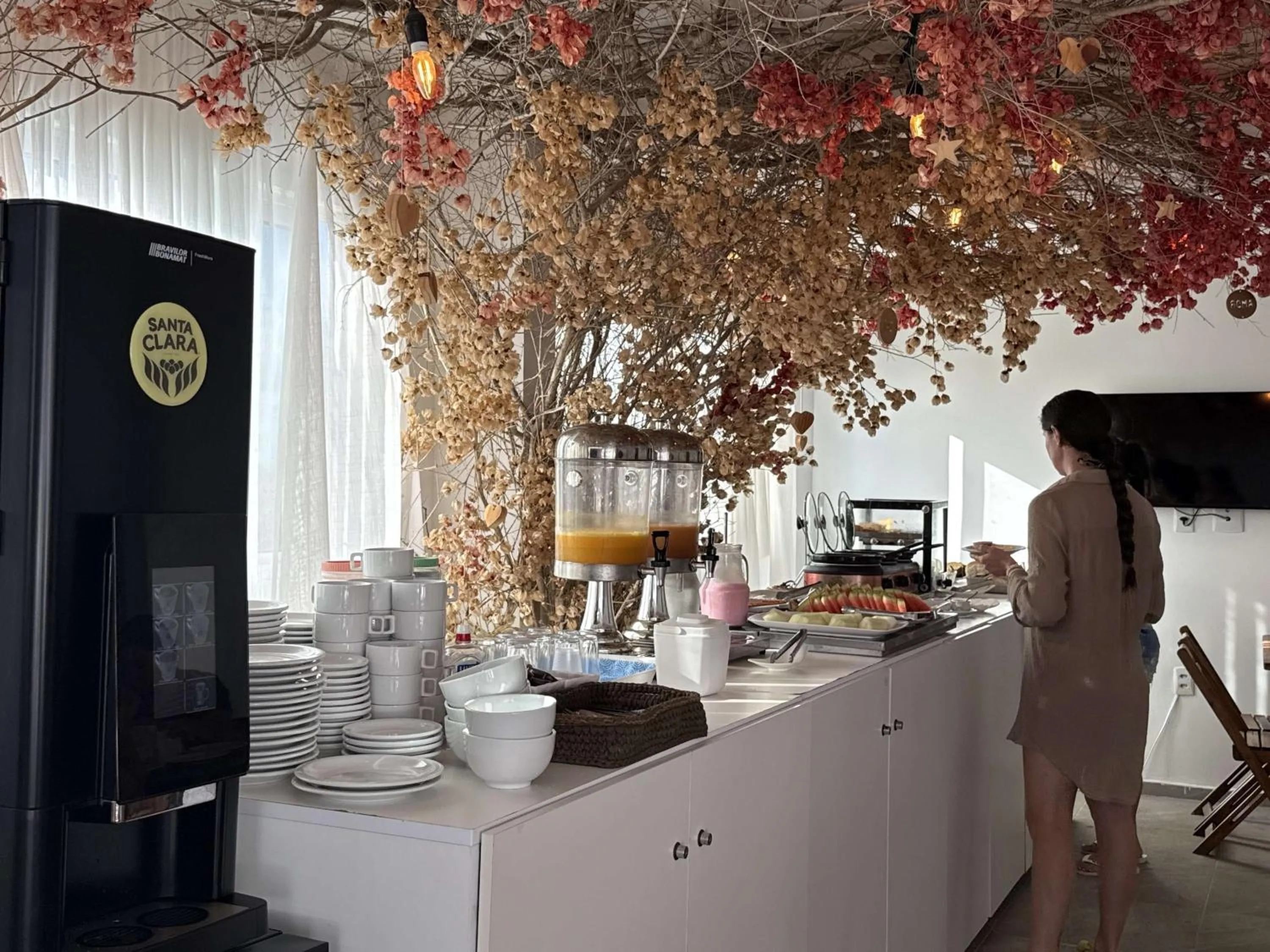 Breakfast in Porto Vila by AFT