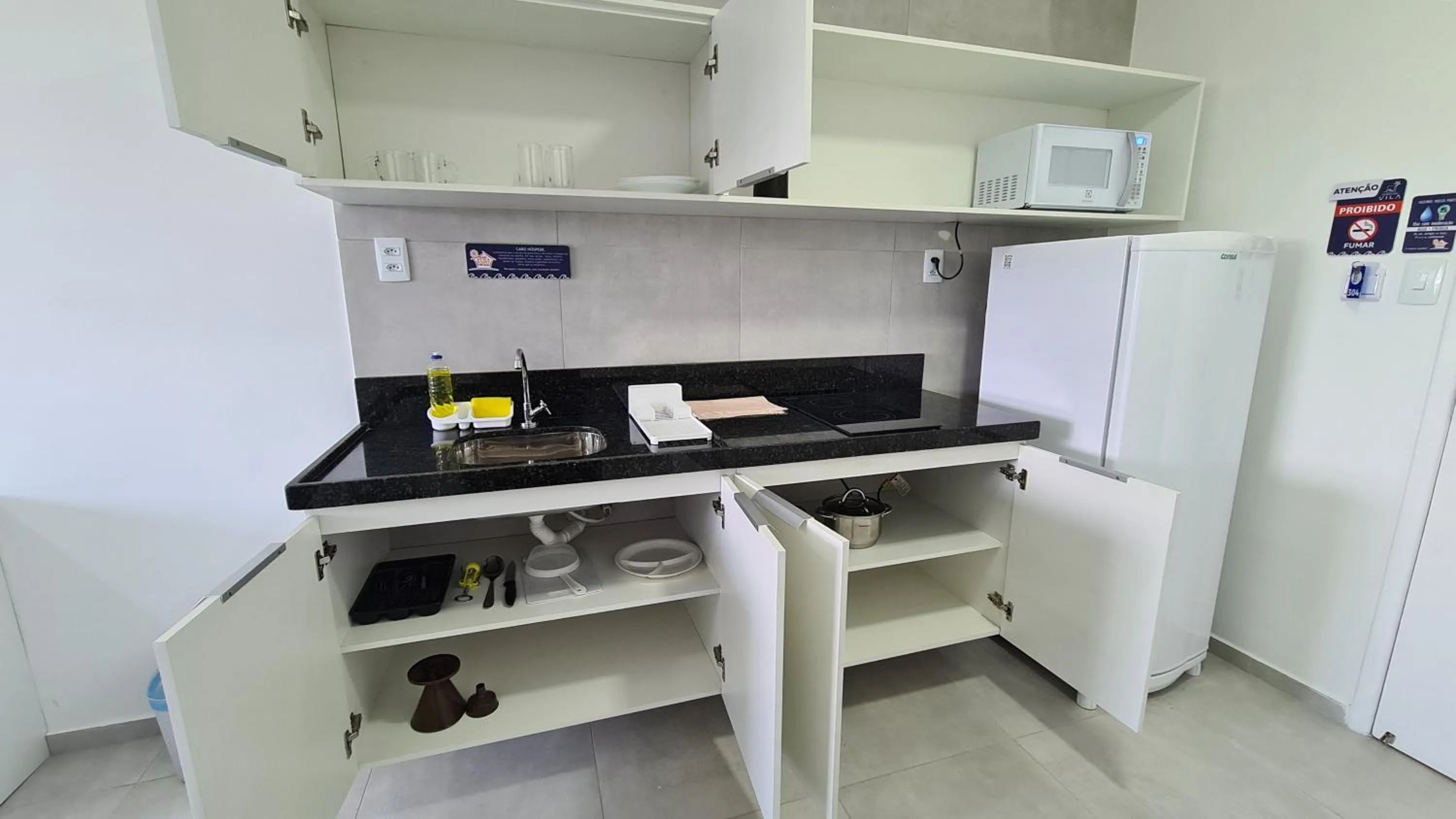 kitchen in Porto Vila by AFT