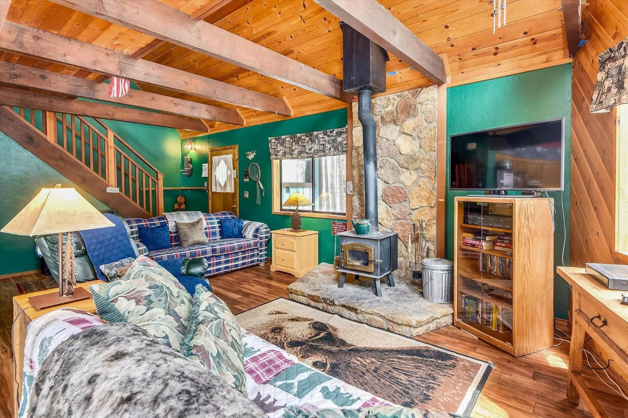 Property building in Only 7 Miles To Heavenly, Huge Deck, Pets Welcome