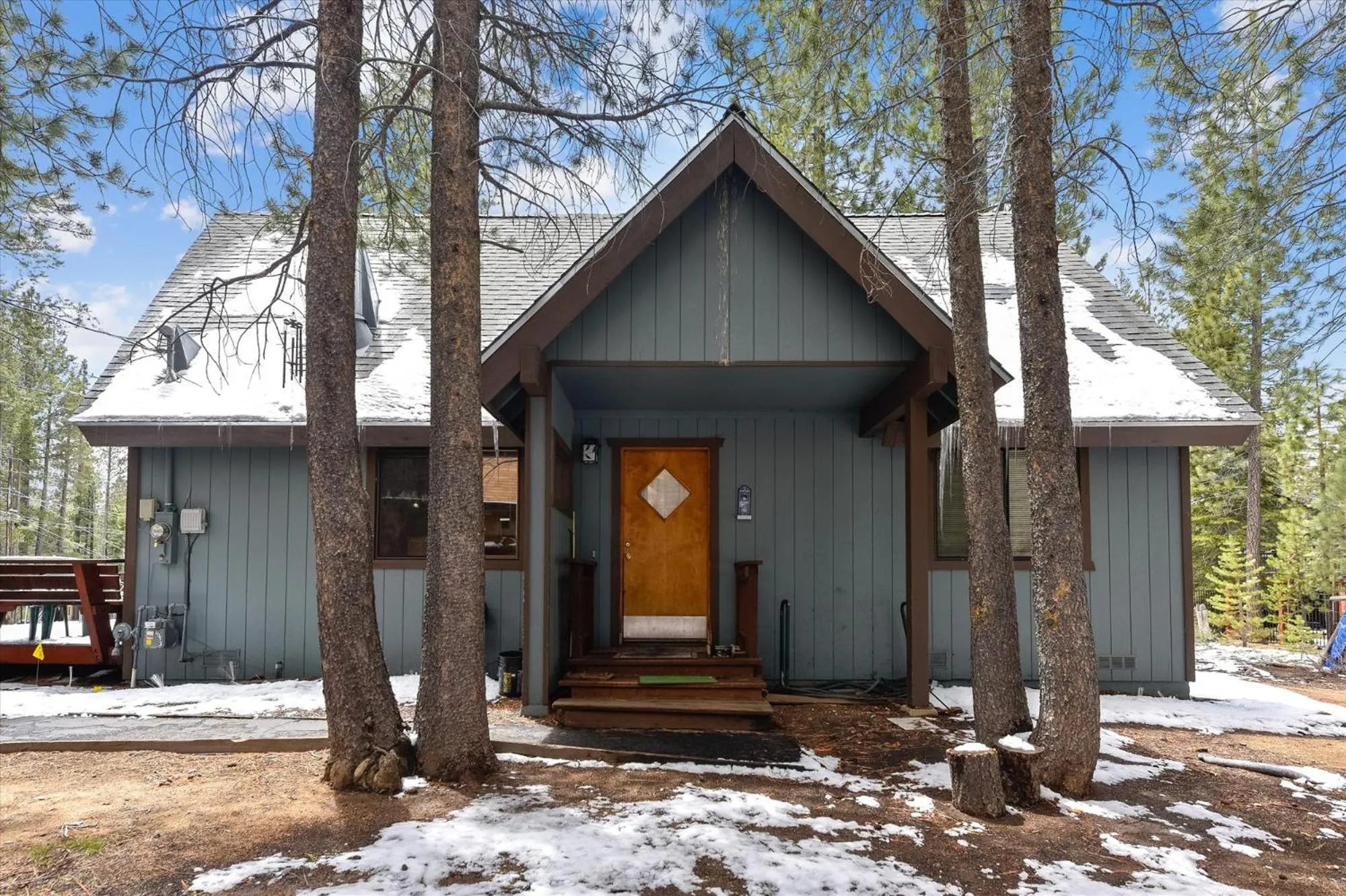 Property building in Only 7 Miles To Heavenly, Huge Deck, Pets Welcome