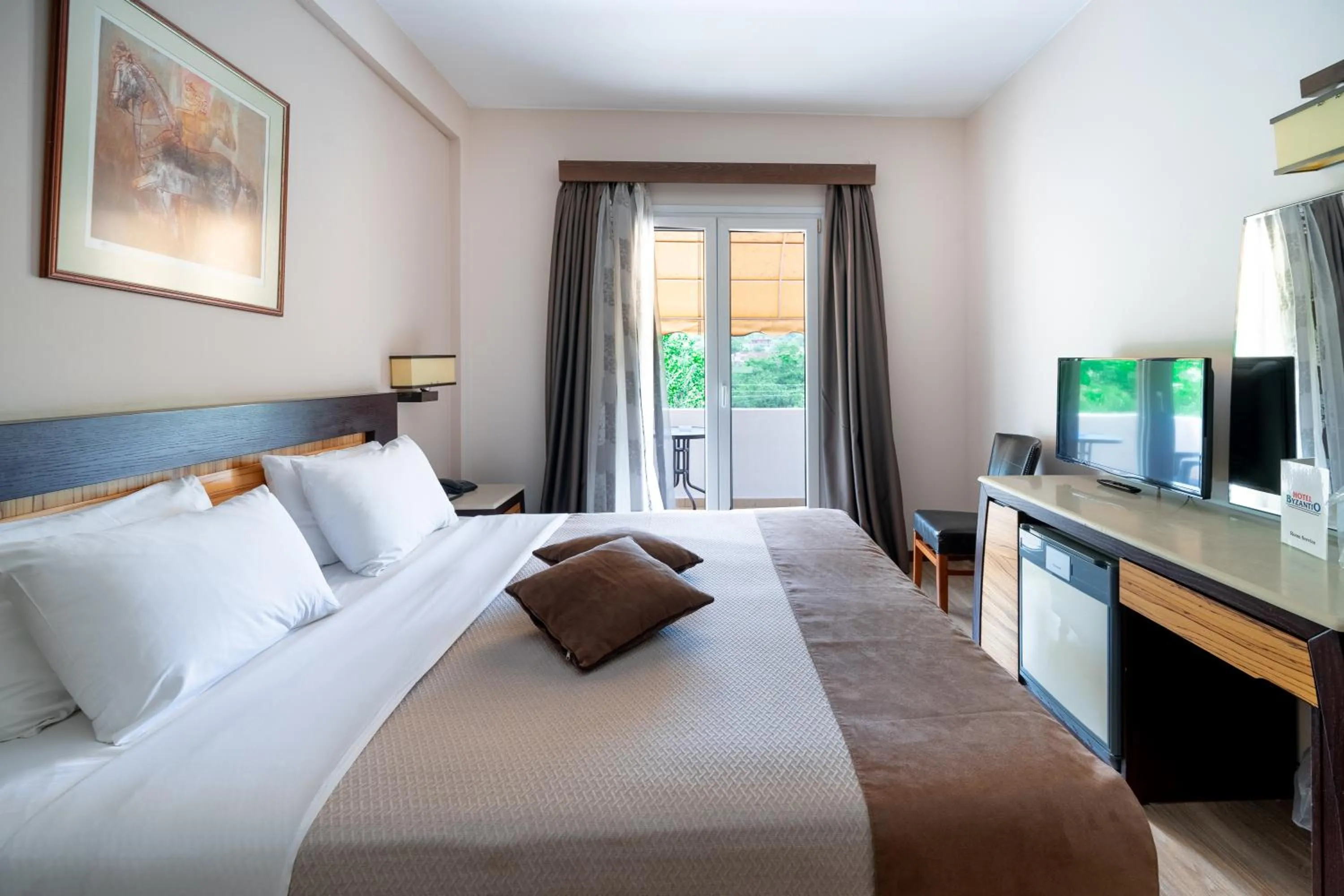 Bedroom, Bed in Byzantio Hotel