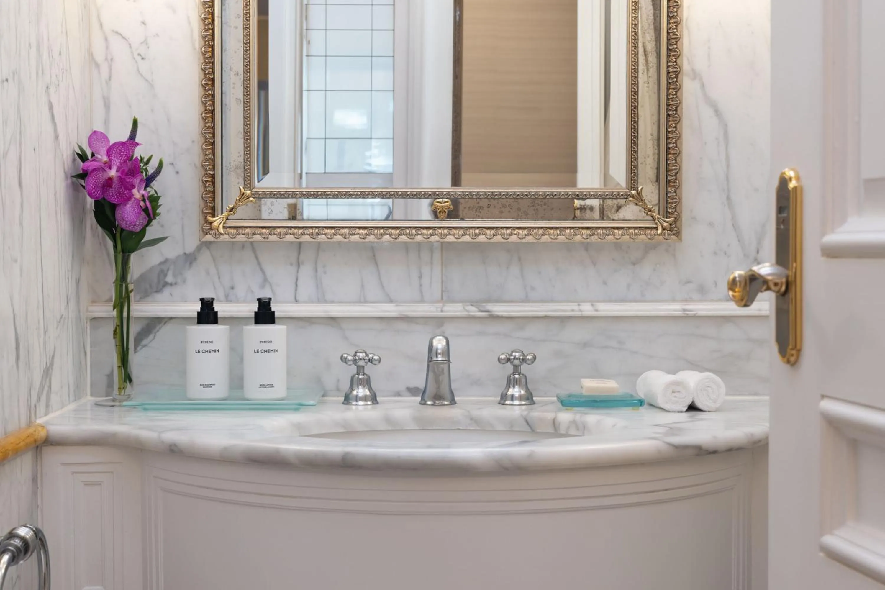 Photo of the whole room in King George, a Luxury Collection Hotel, Athens