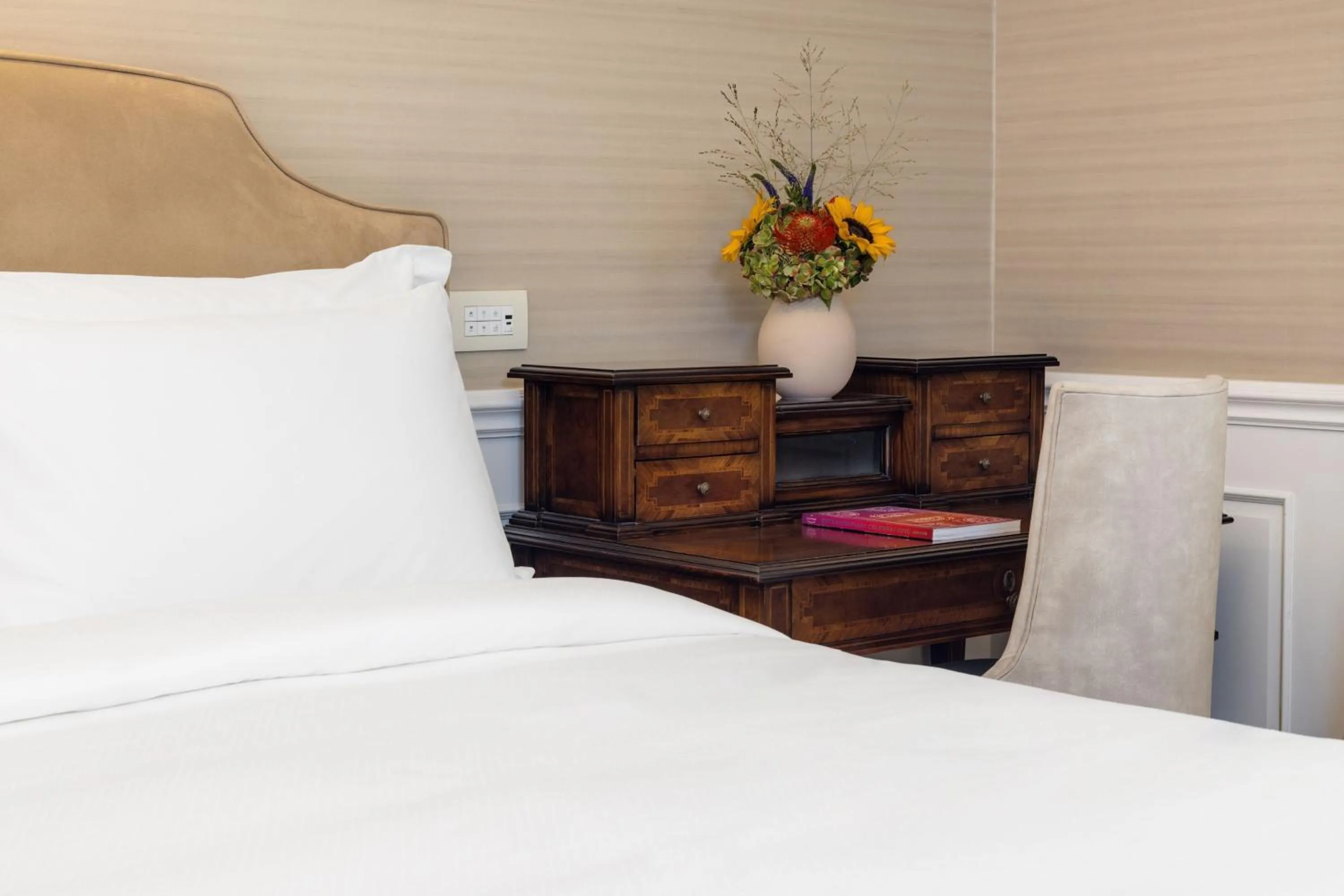 Photo of the whole room, Bed in King George, a Luxury Collection Hotel, Athens