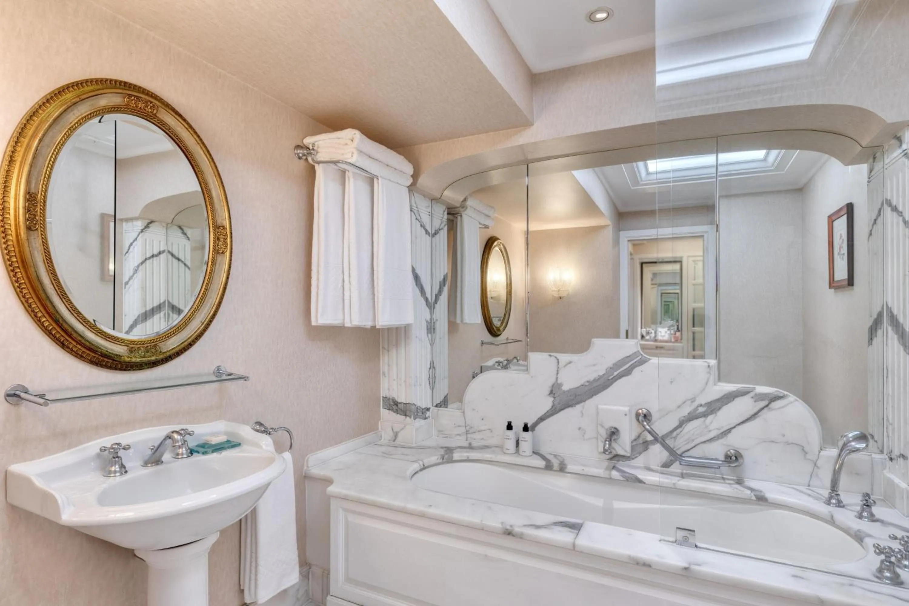 Bathroom in King George, a Luxury Collection Hotel, Athens