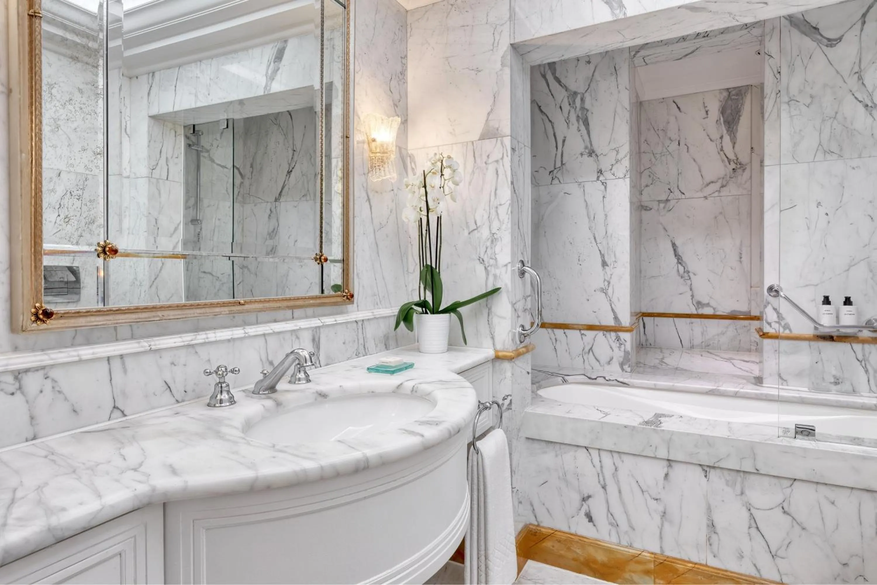 Bathroom in King George, a Luxury Collection Hotel, Athens