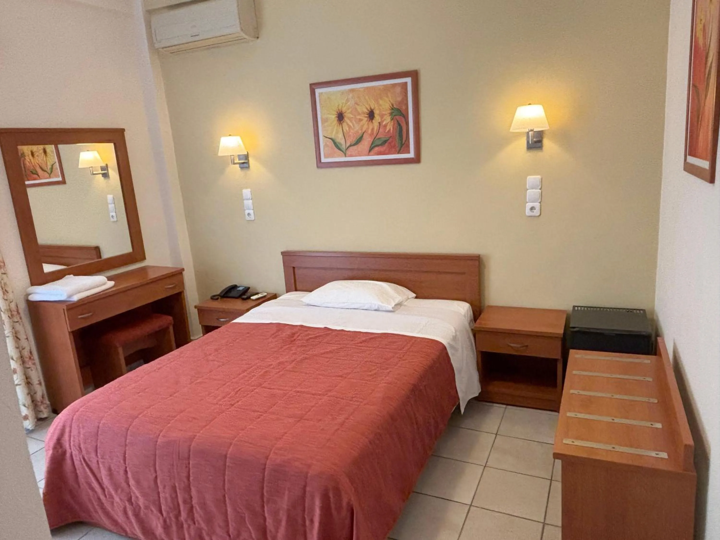 Property building, Bed in Hotel Kronio