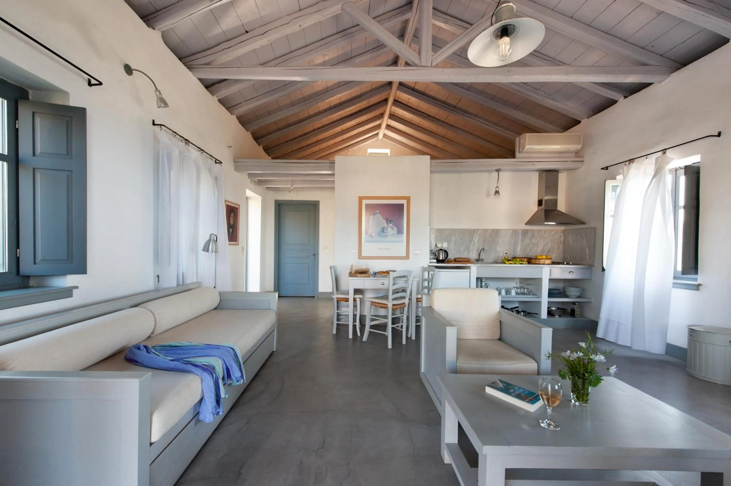 Kitchen or kitchenette in Notos Hotel Kardamili