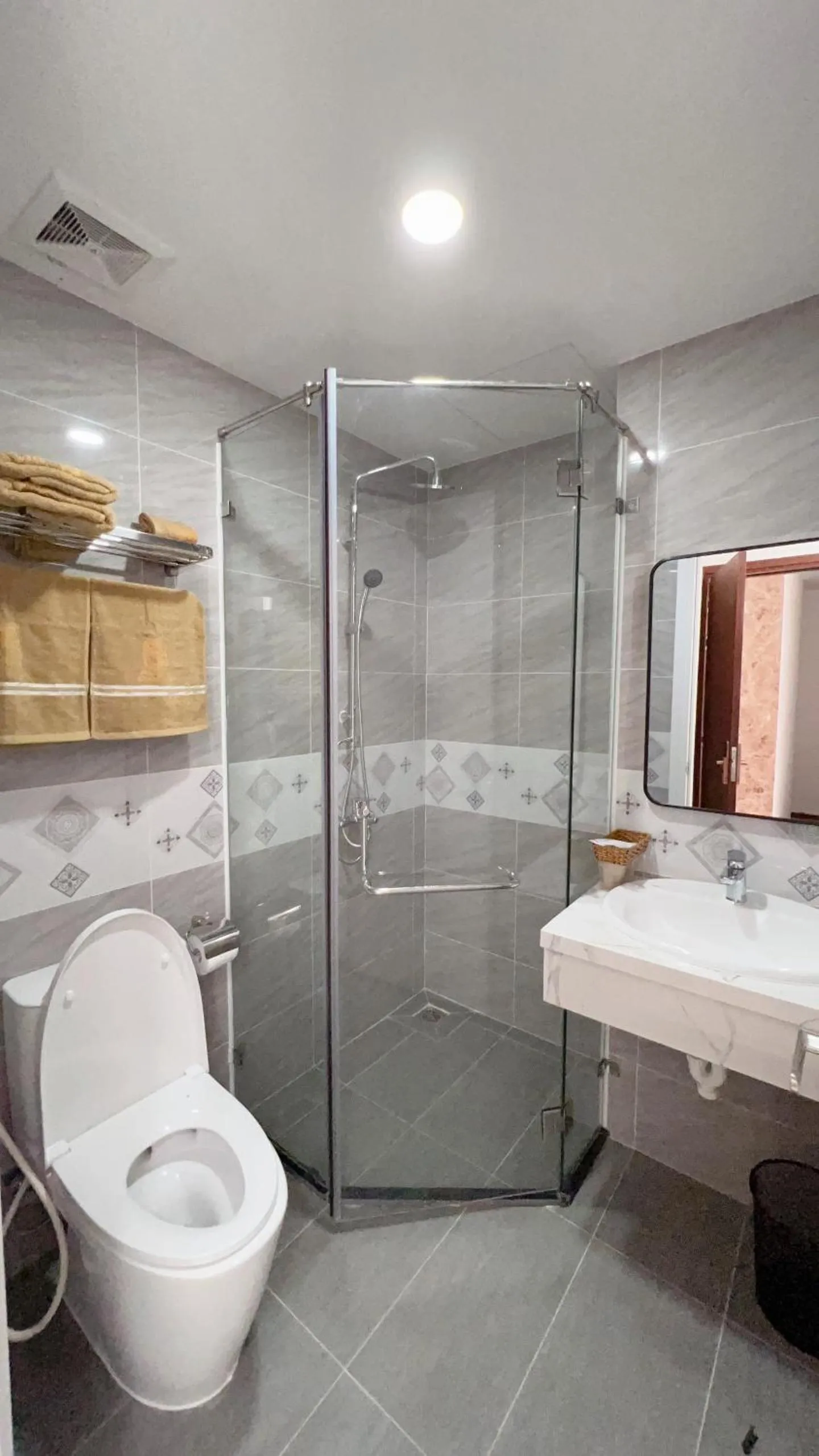 Shower in Rova Hotel Sunset Town Phu Quoc