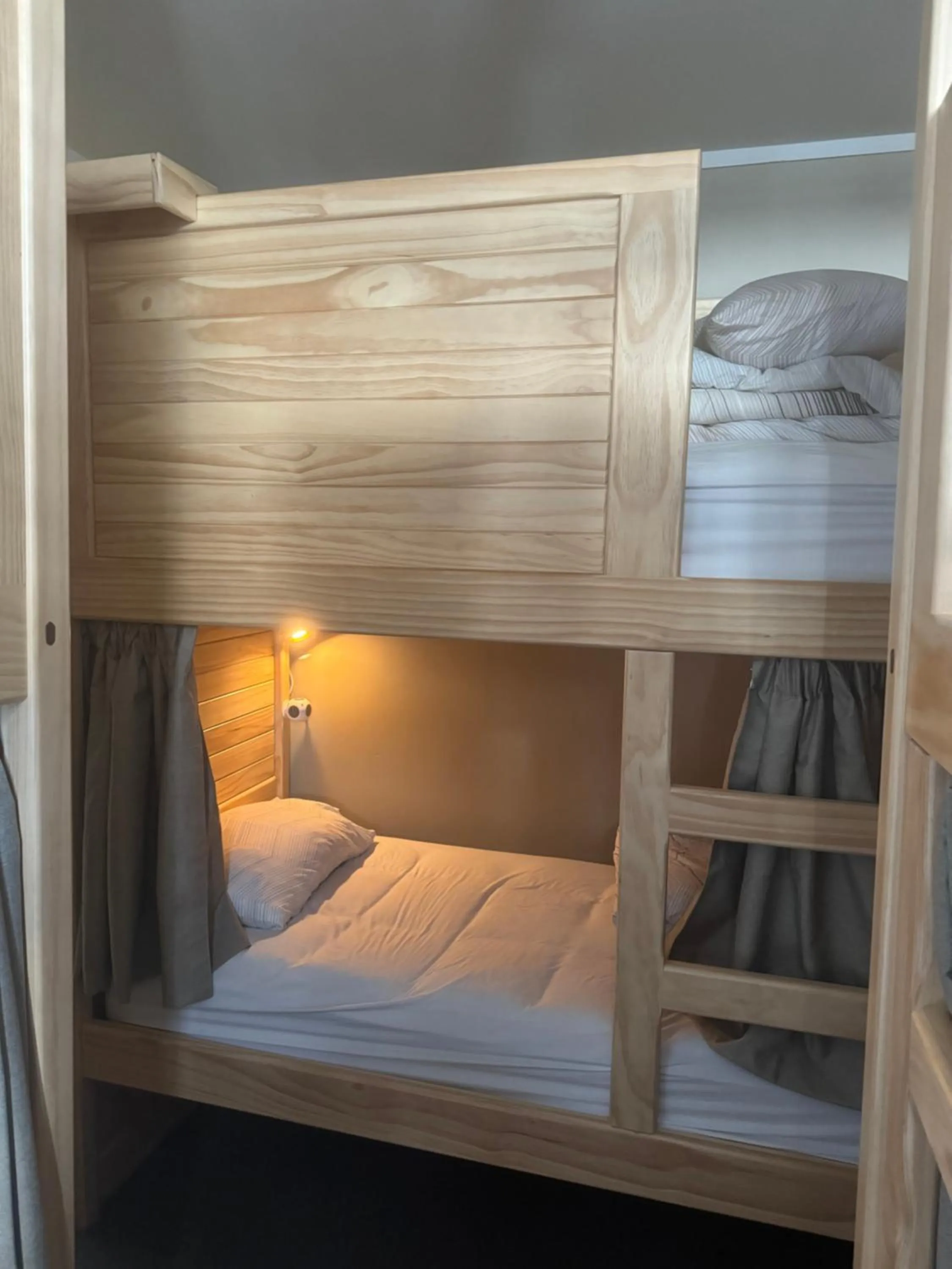 bunk bed, Bed in UpTown Backpackers