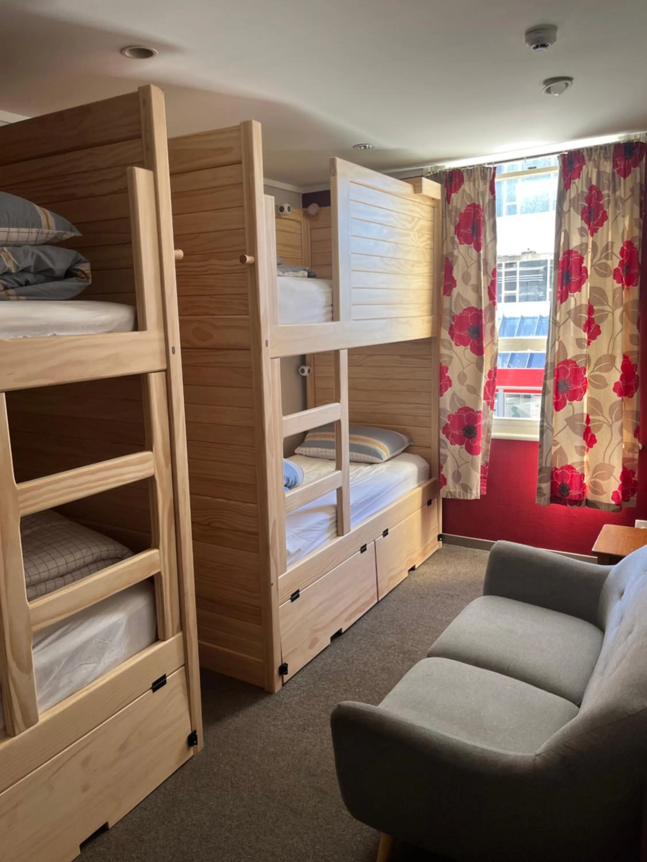 Bedroom, Bed in UpTown Backpackers