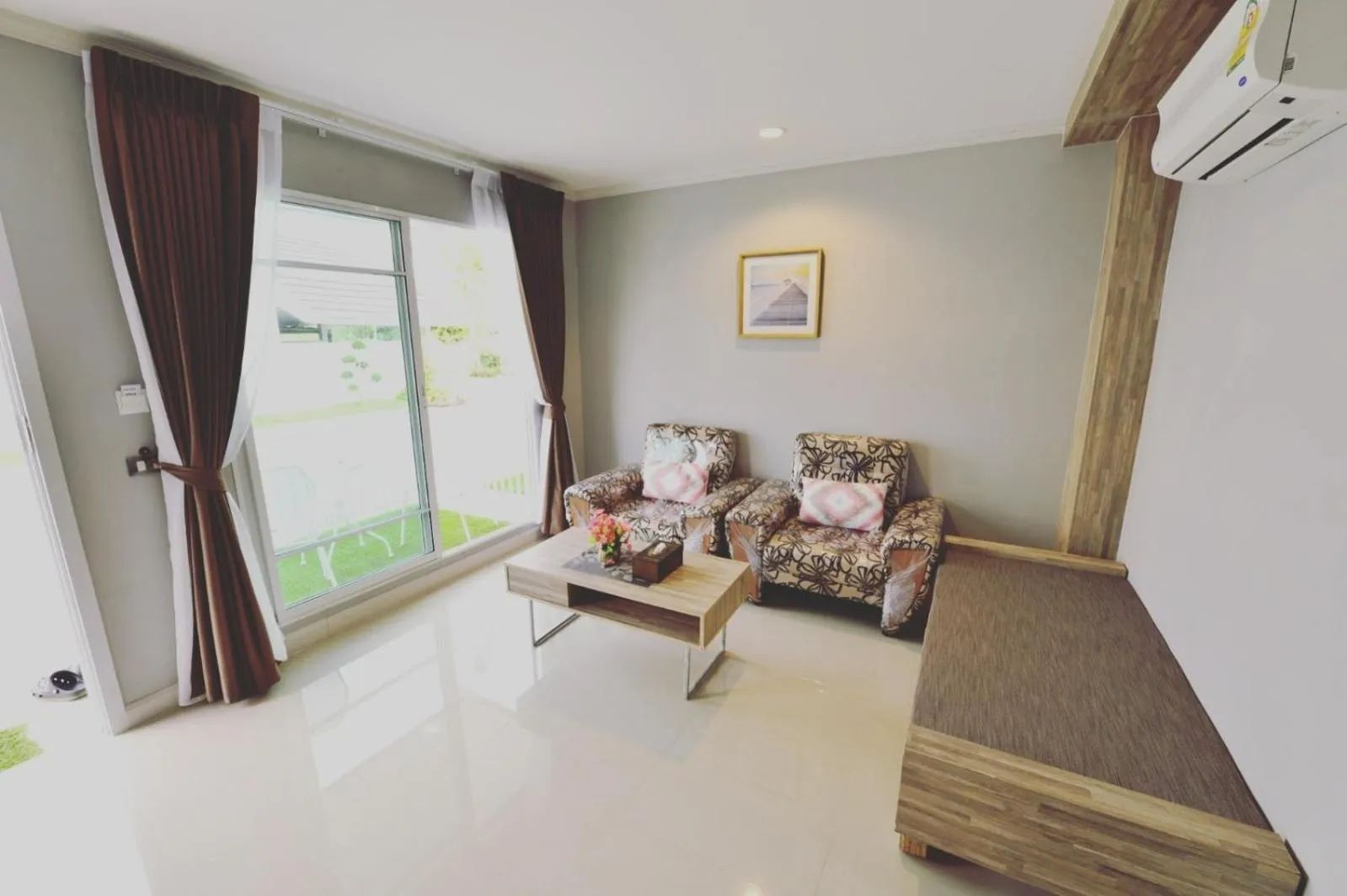 Living room in The Tamnan Pattaya Hotel & Resort