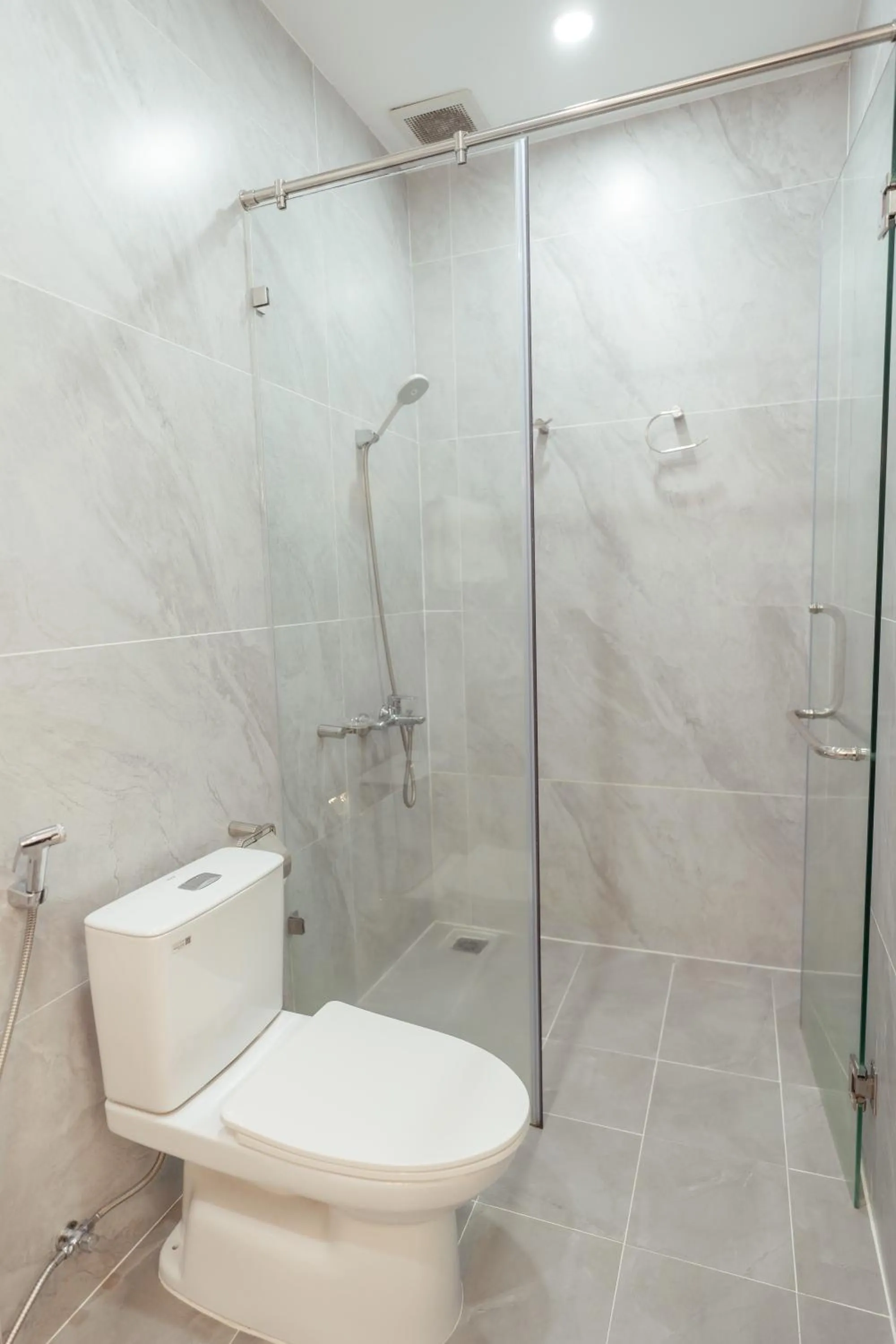 Shower in The Sophia Apartment - Thao Dien Central