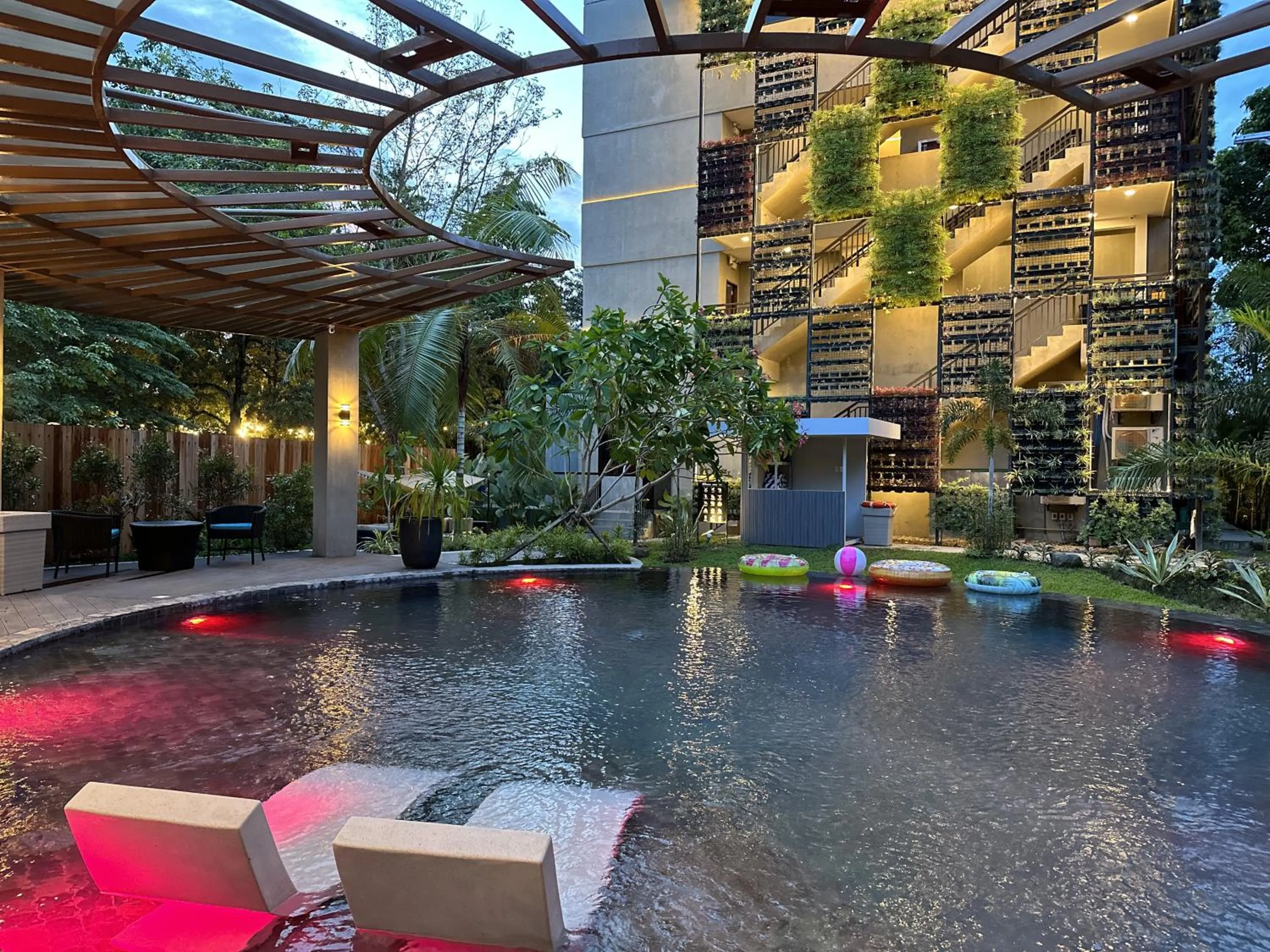 Swimming pool in Hotel Dumaguete