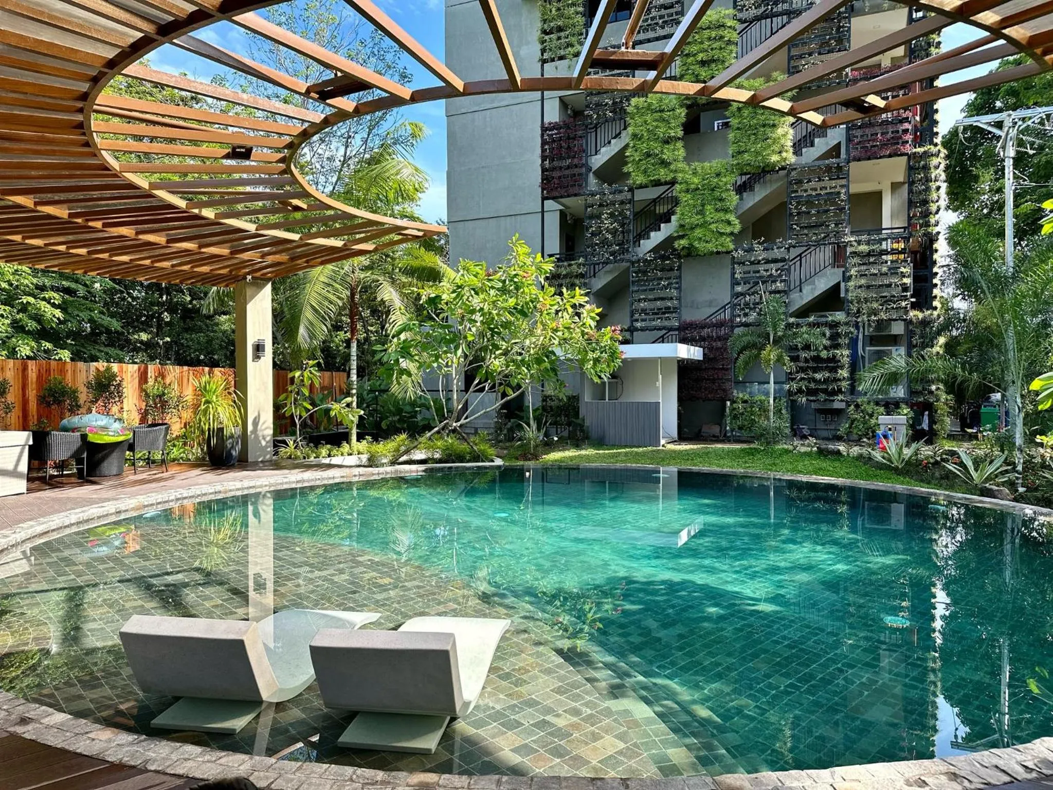 Swimming pool in Hotel Dumaguete
