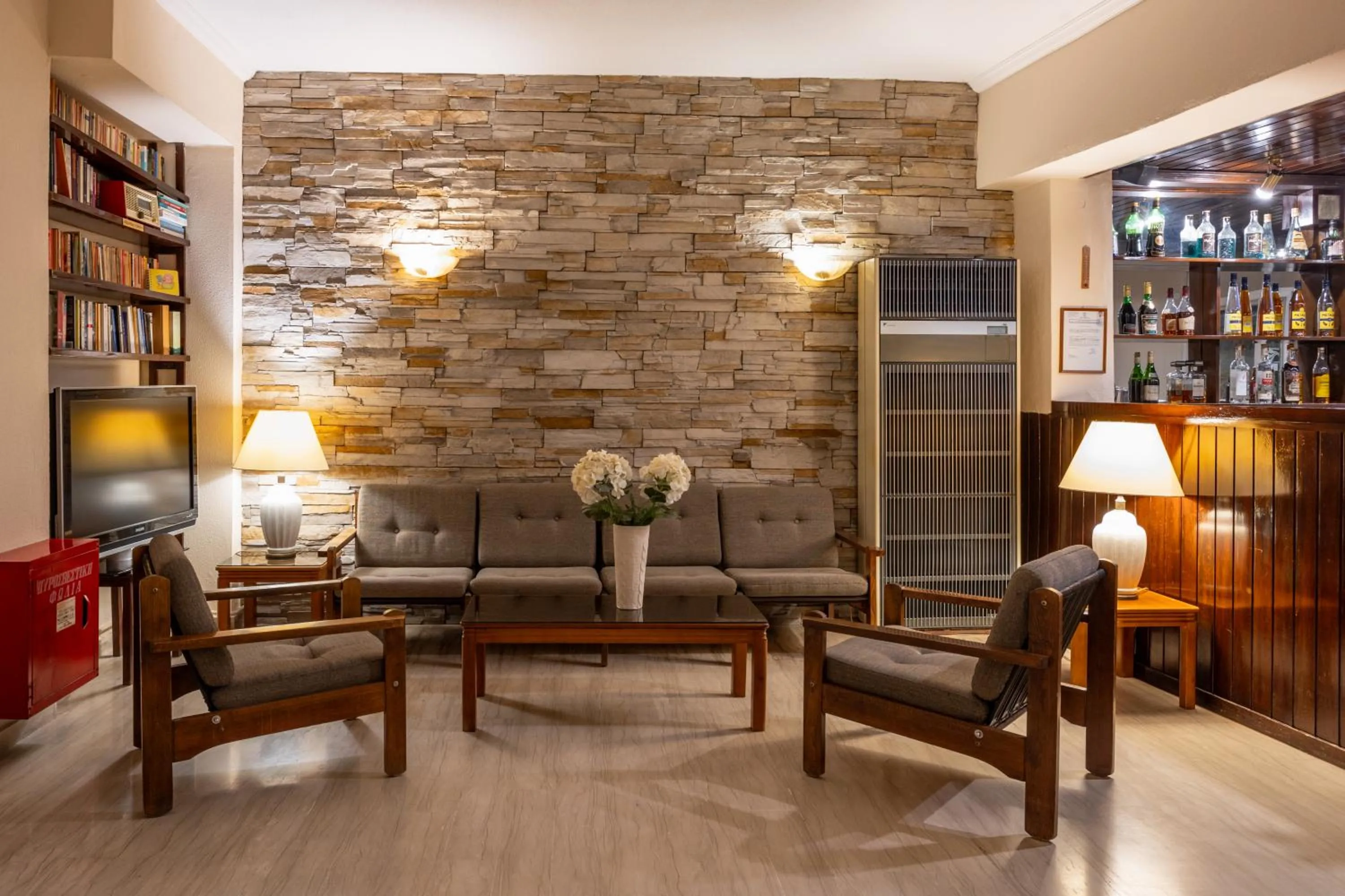 Property building in Hotel Bretagne