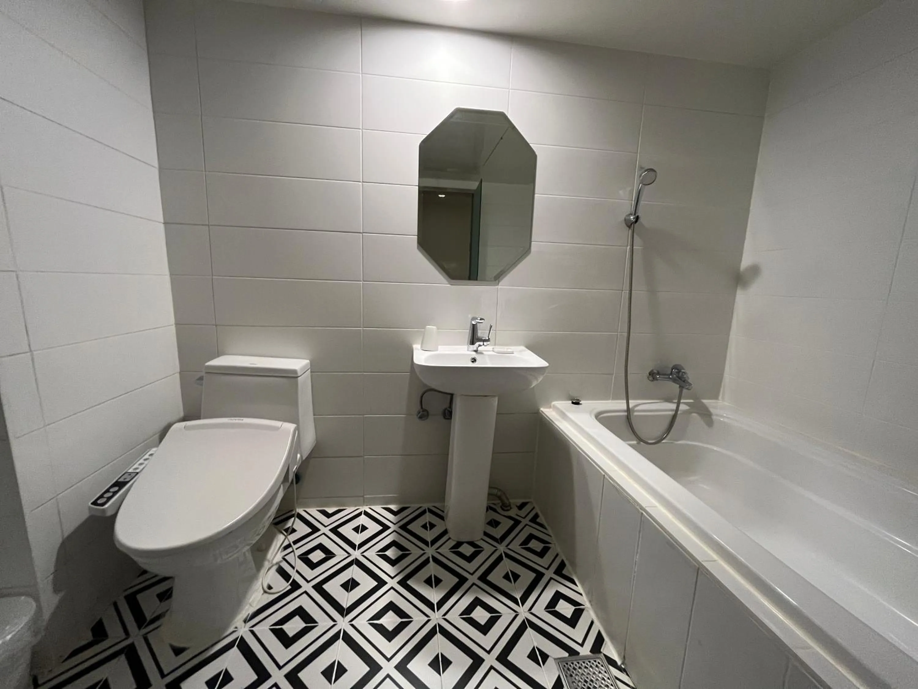 Hotel Yaja Hwajeong Station