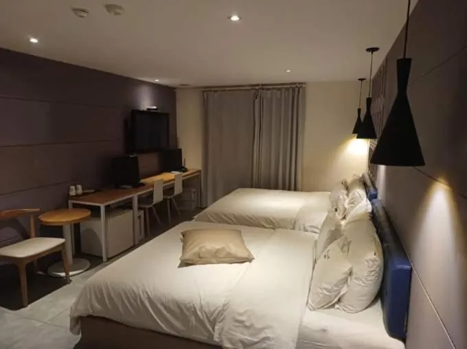 Bed in Hotel Yaja Hwajeong Station