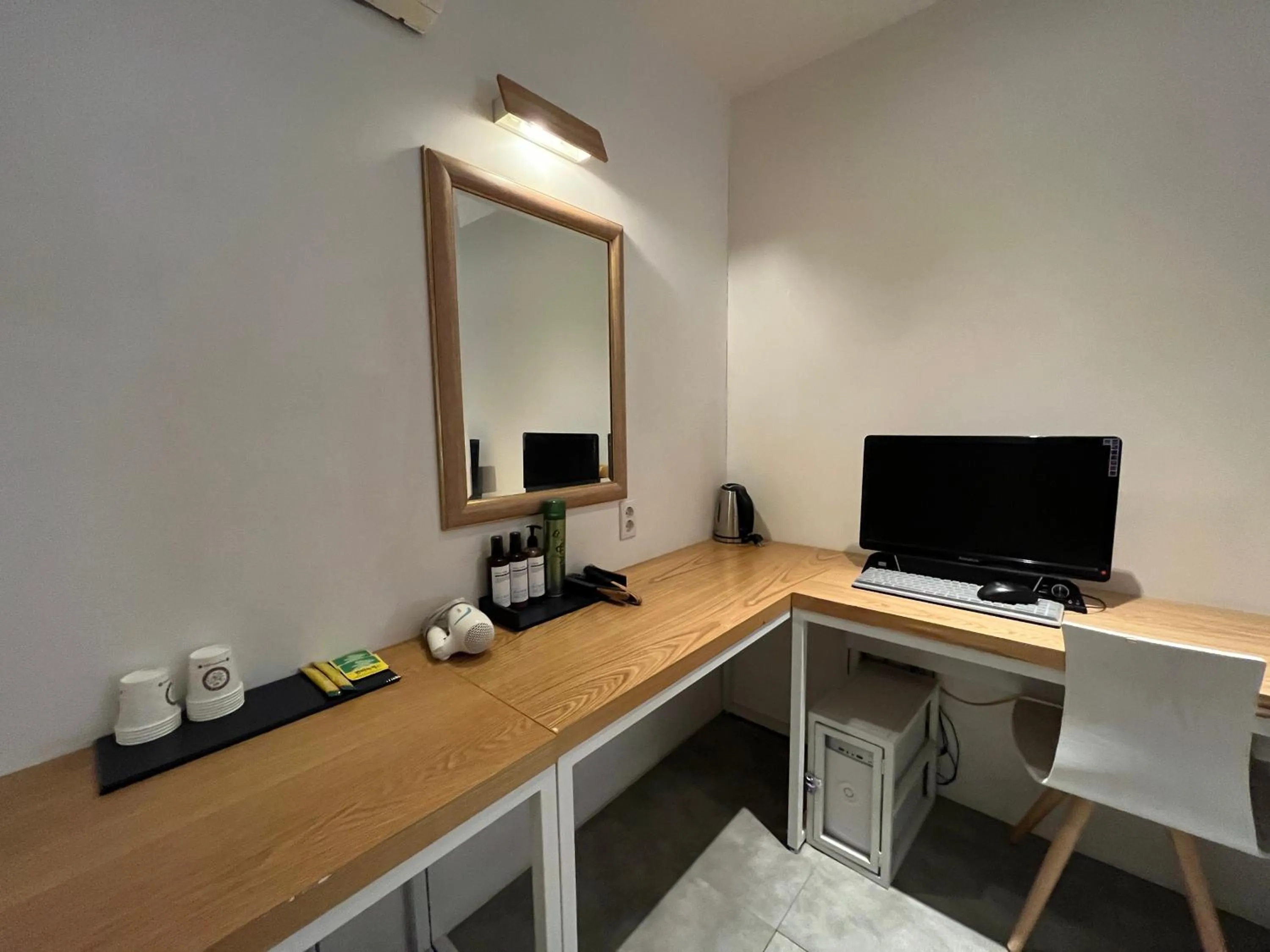 Hotel Yaja Hwajeong Station