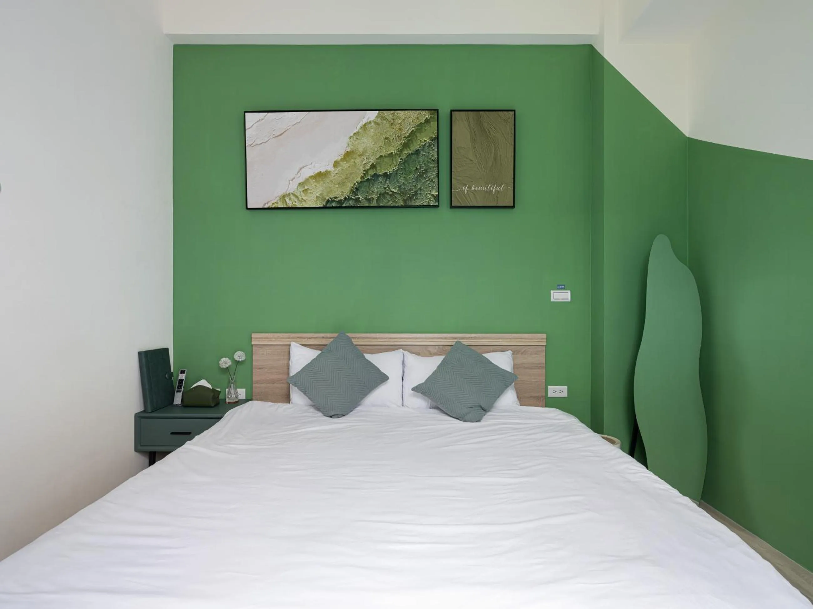 Bed in Yujing Nu Time