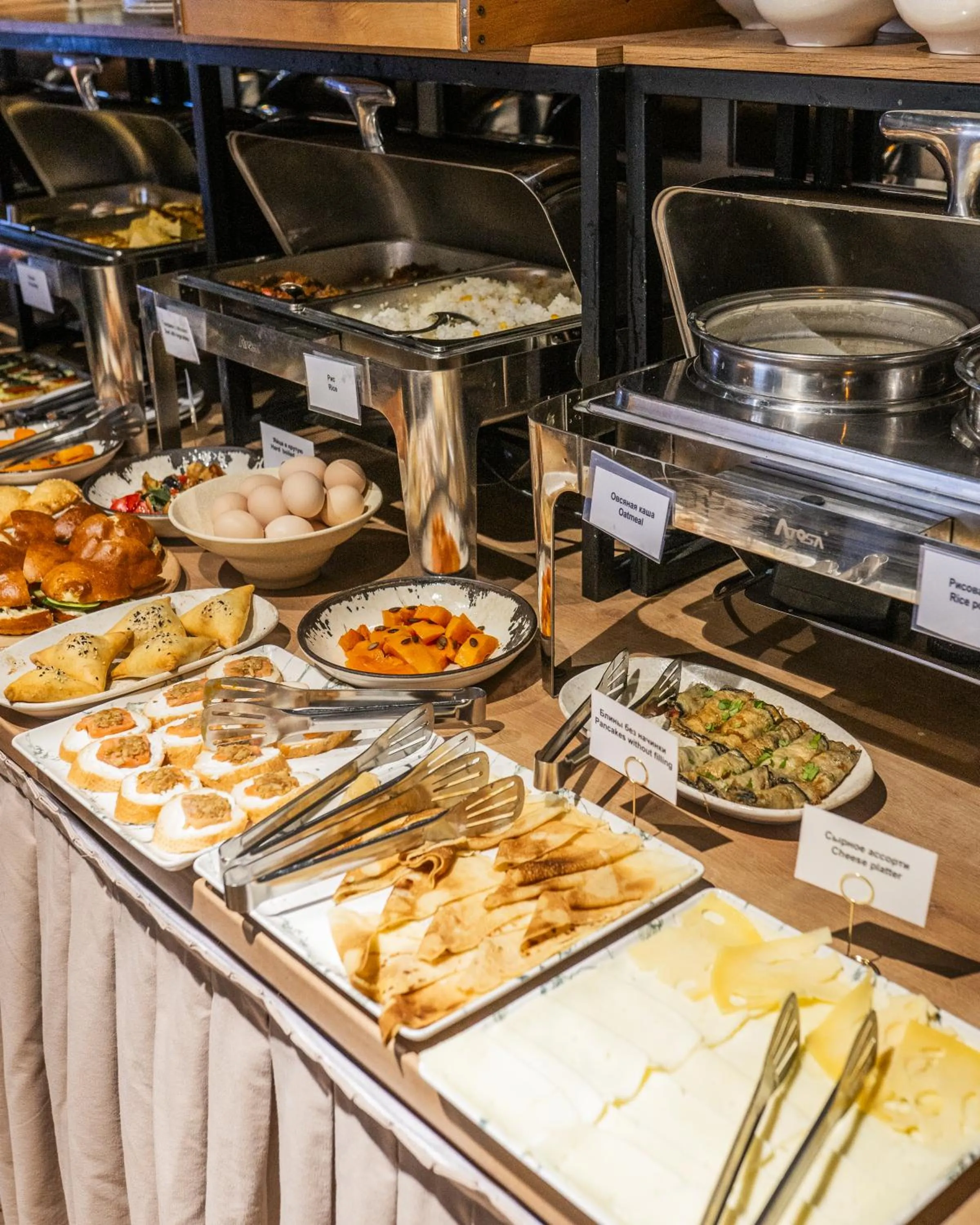 Breakfast in Grand Mildom Hotel