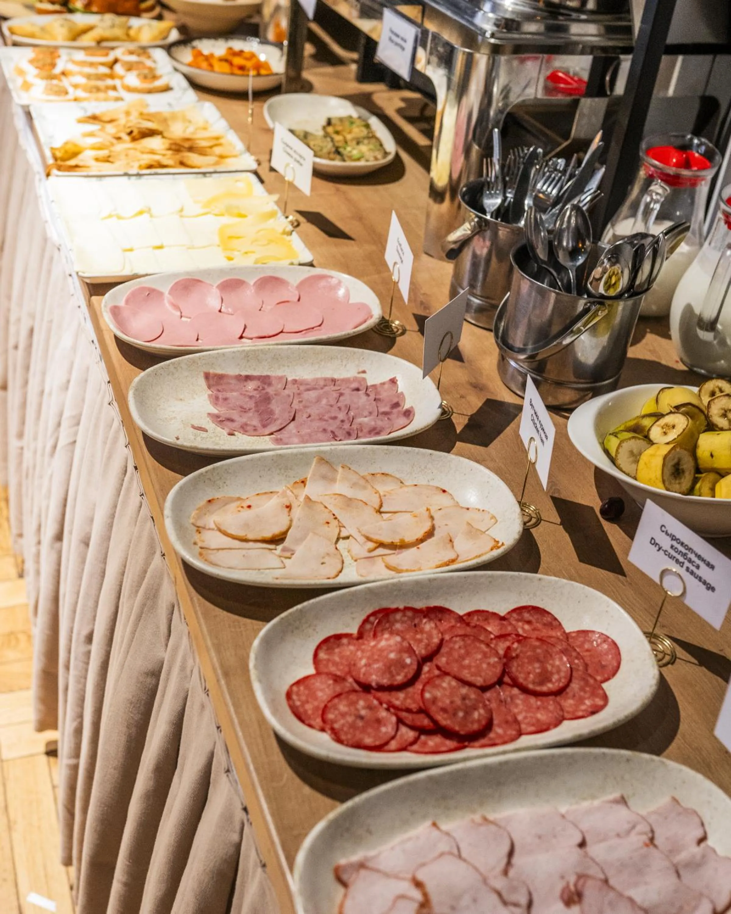 Breakfast in Grand Mildom Hotel