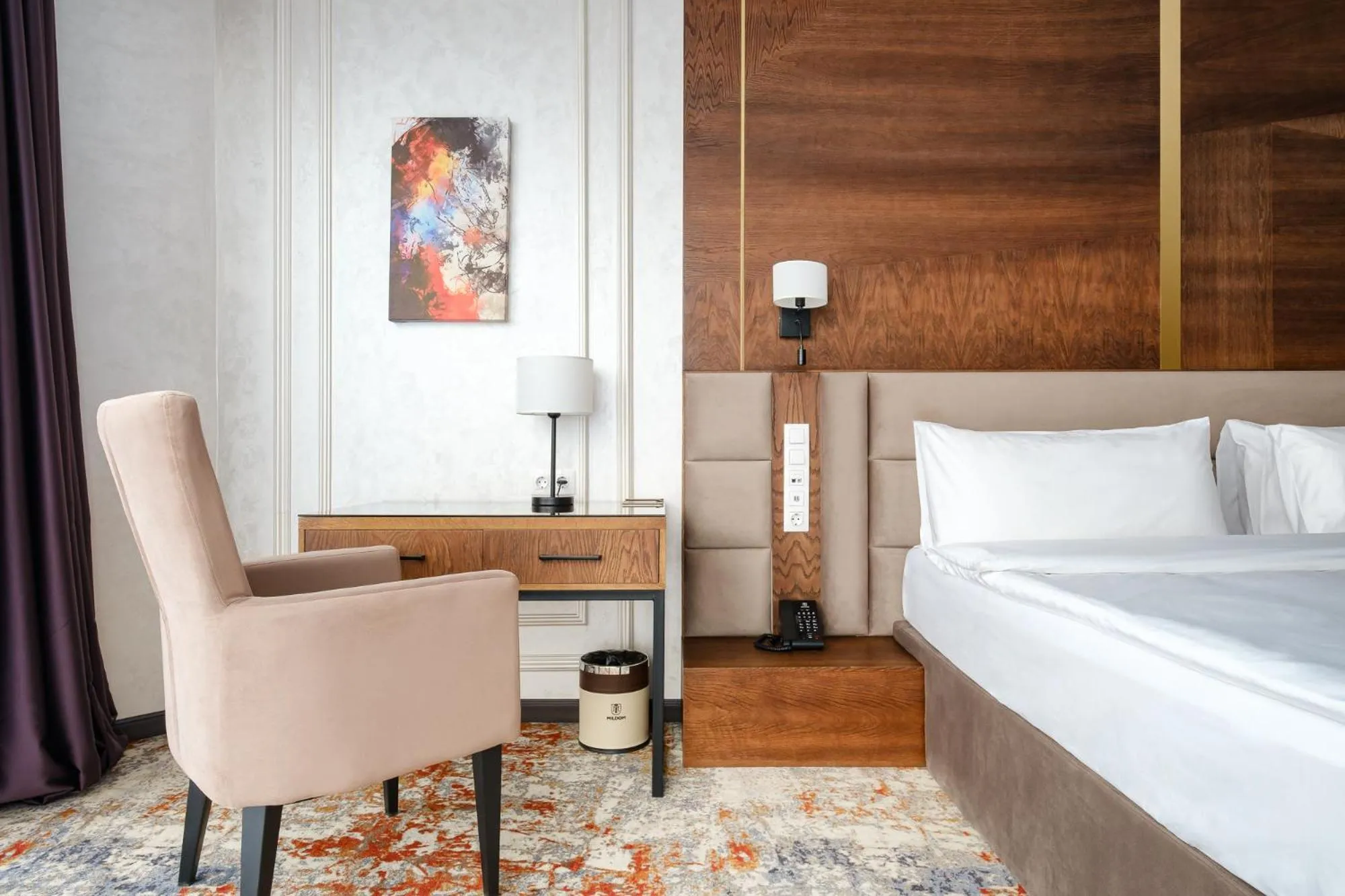 Photo of the whole room, Bed in Grand Mildom Hotel