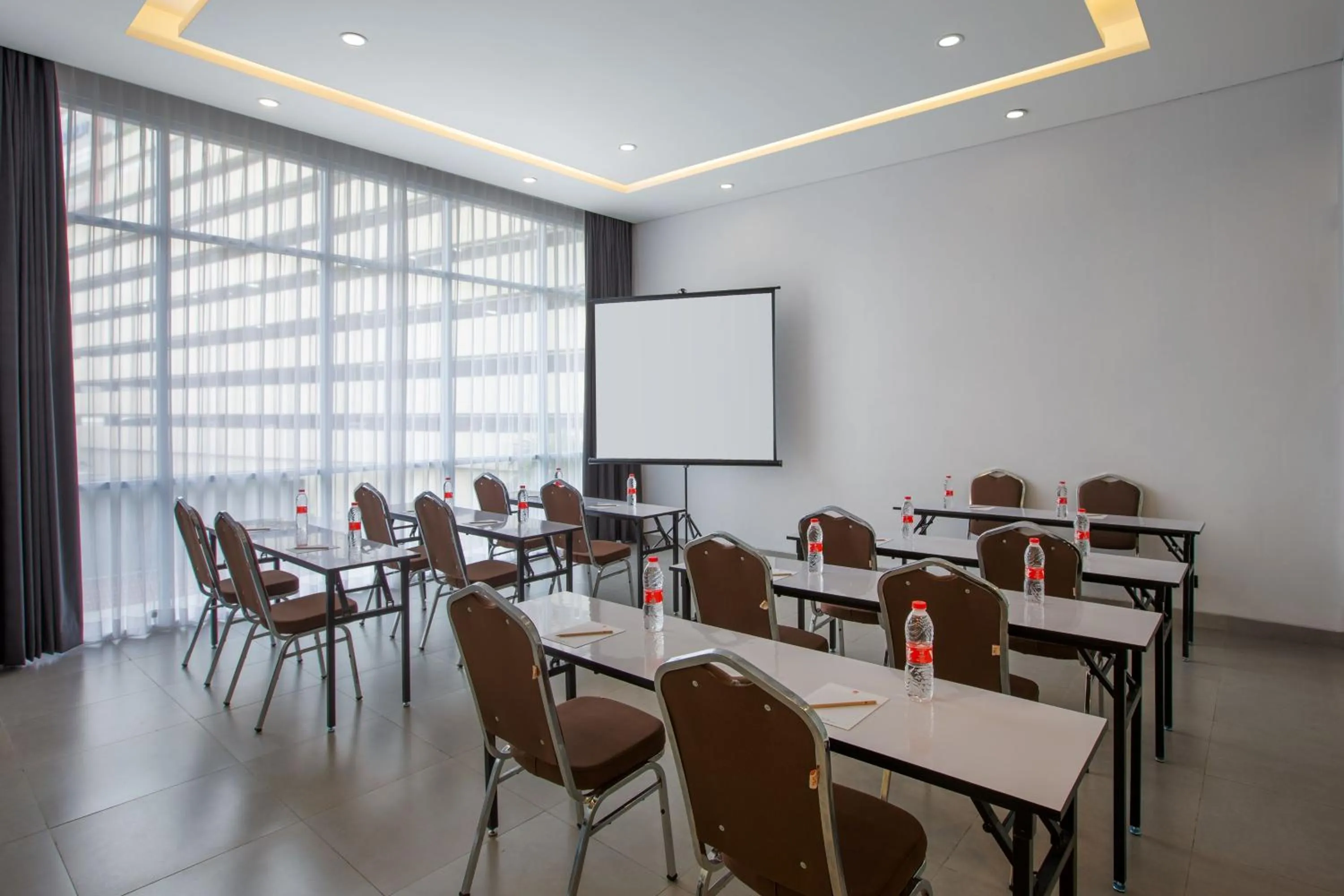 Meeting/conference room in Amaris Hotel Kalimalang