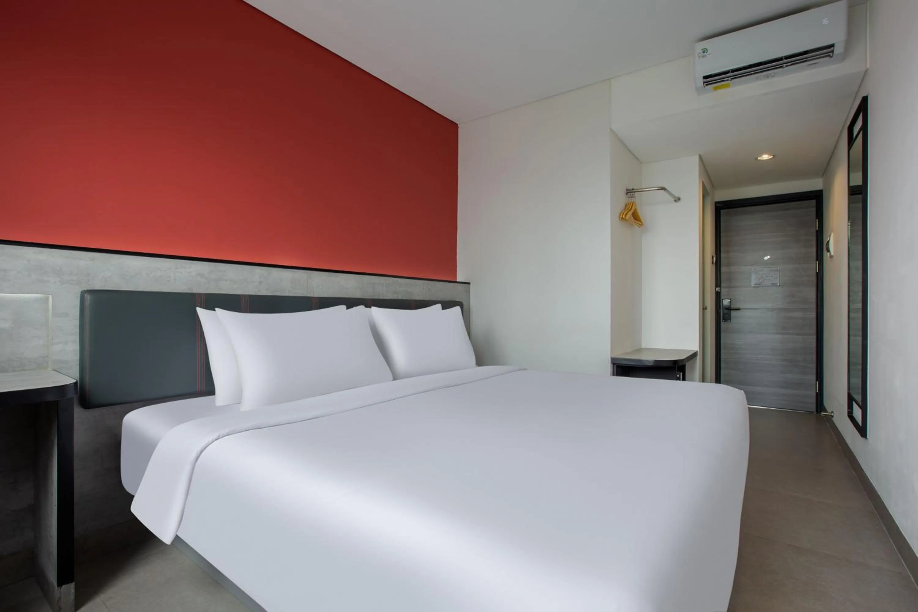 Bedroom, Bed in Amaris Hotel Kalimalang