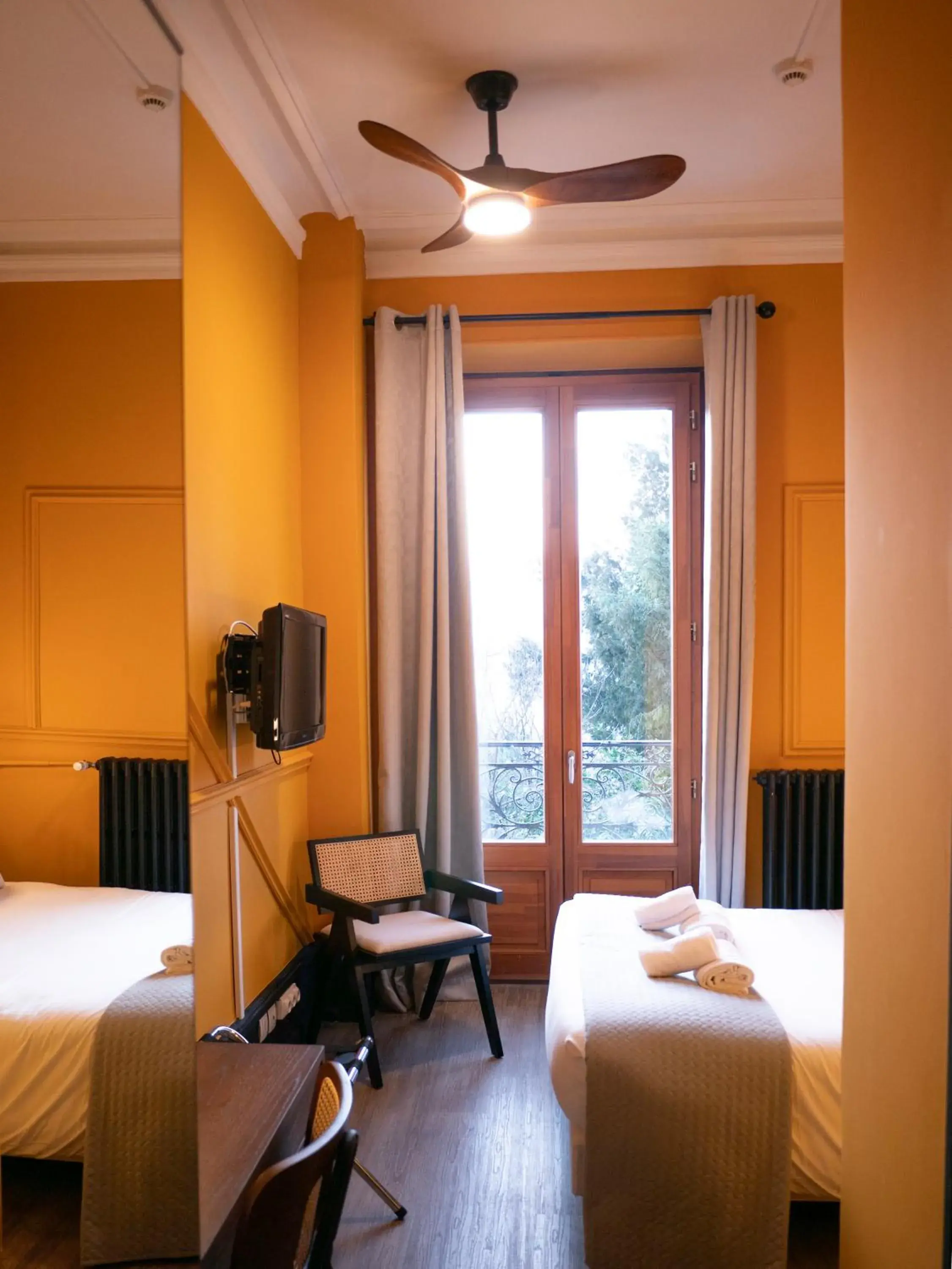 Small Double Room in Hôtel Gallia Small Double Room in Hôtel Gallia