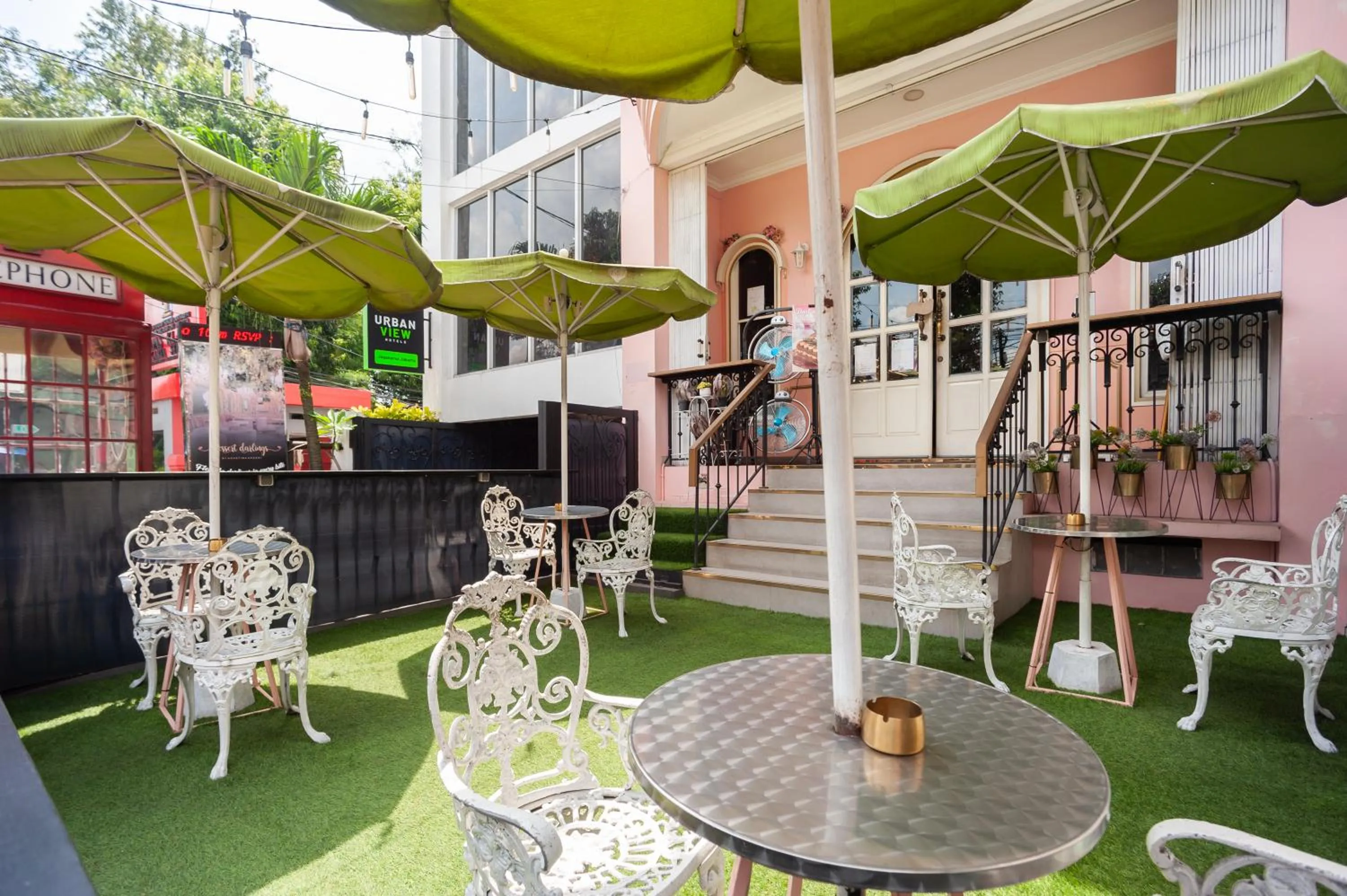 Property building in Urbanview Hotel Jagakarsa by RedDoorz