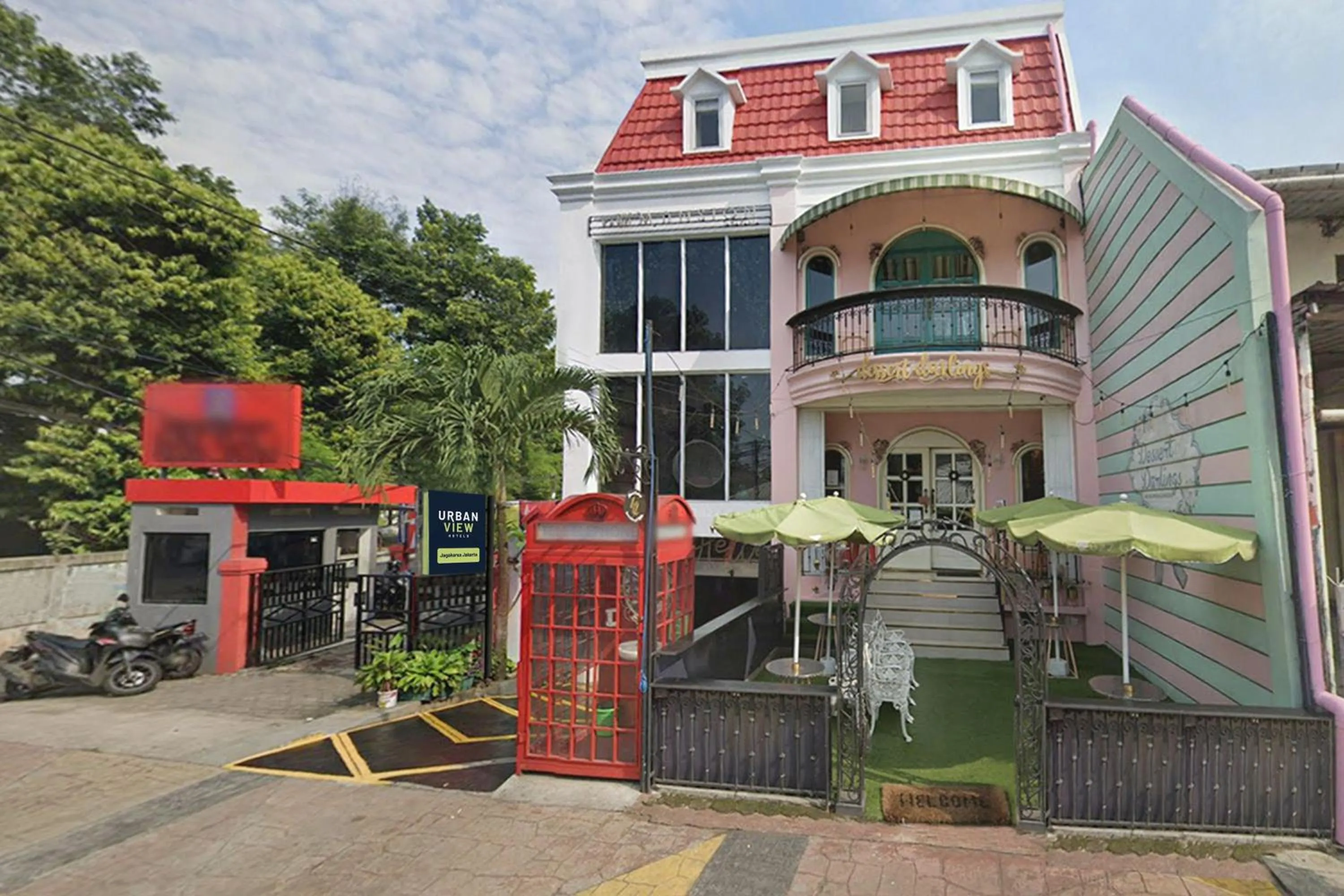 Property building in Urbanview Hotel Jagakarsa by RedDoorz