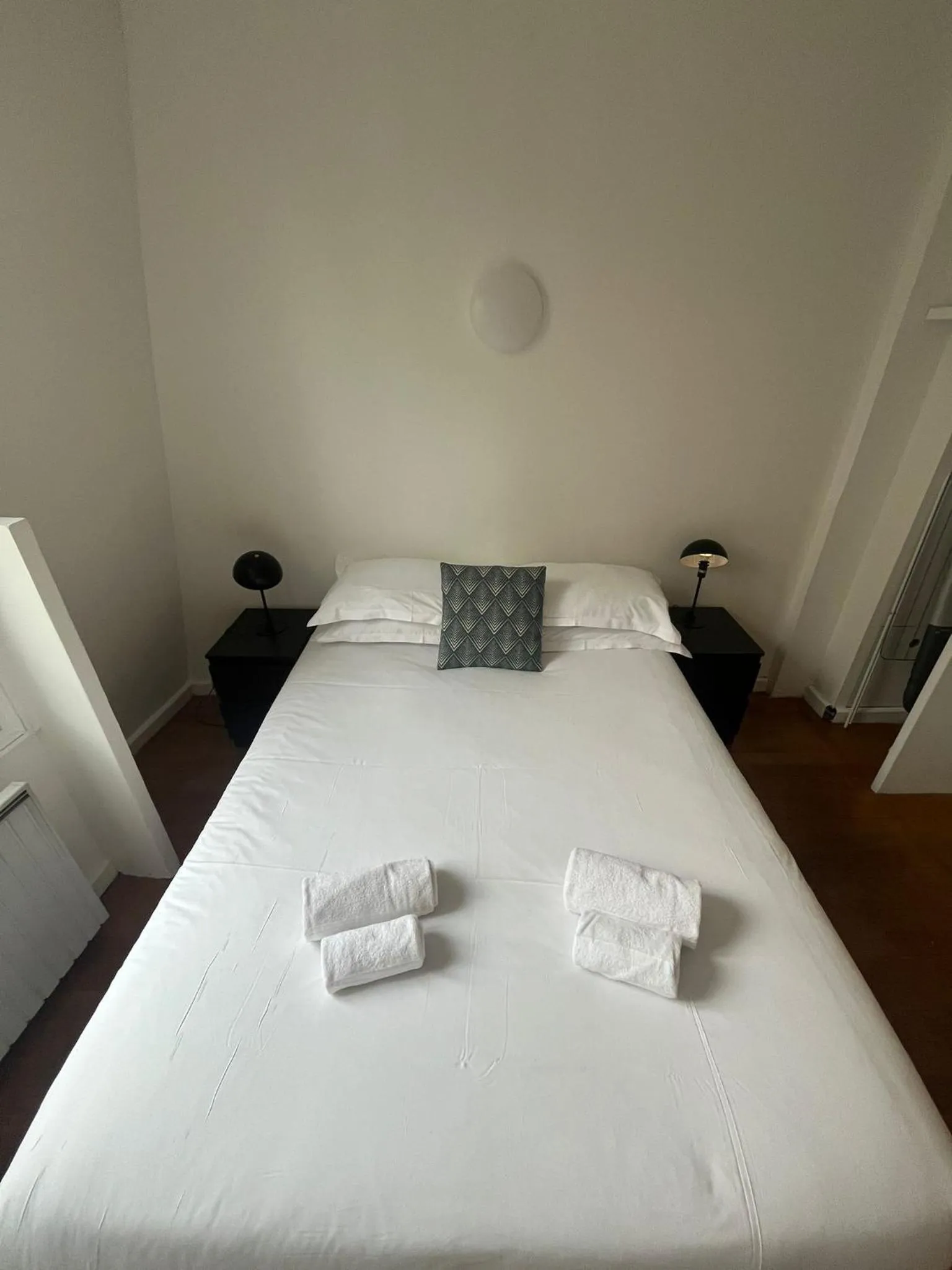 Bed in bridgestreet ST GERMAIN