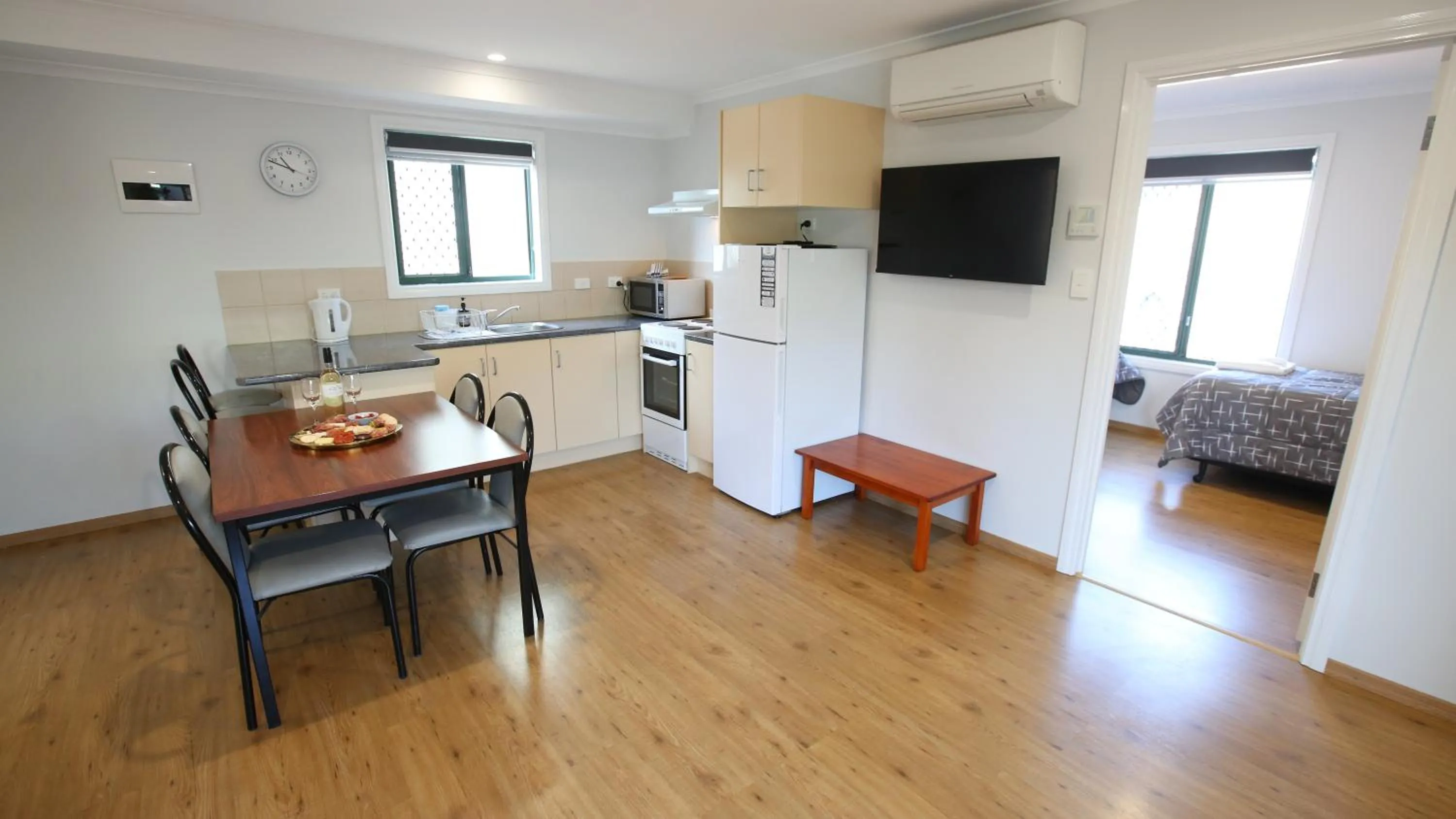 Kitchen or kitchenette in Port Lincoln Villas