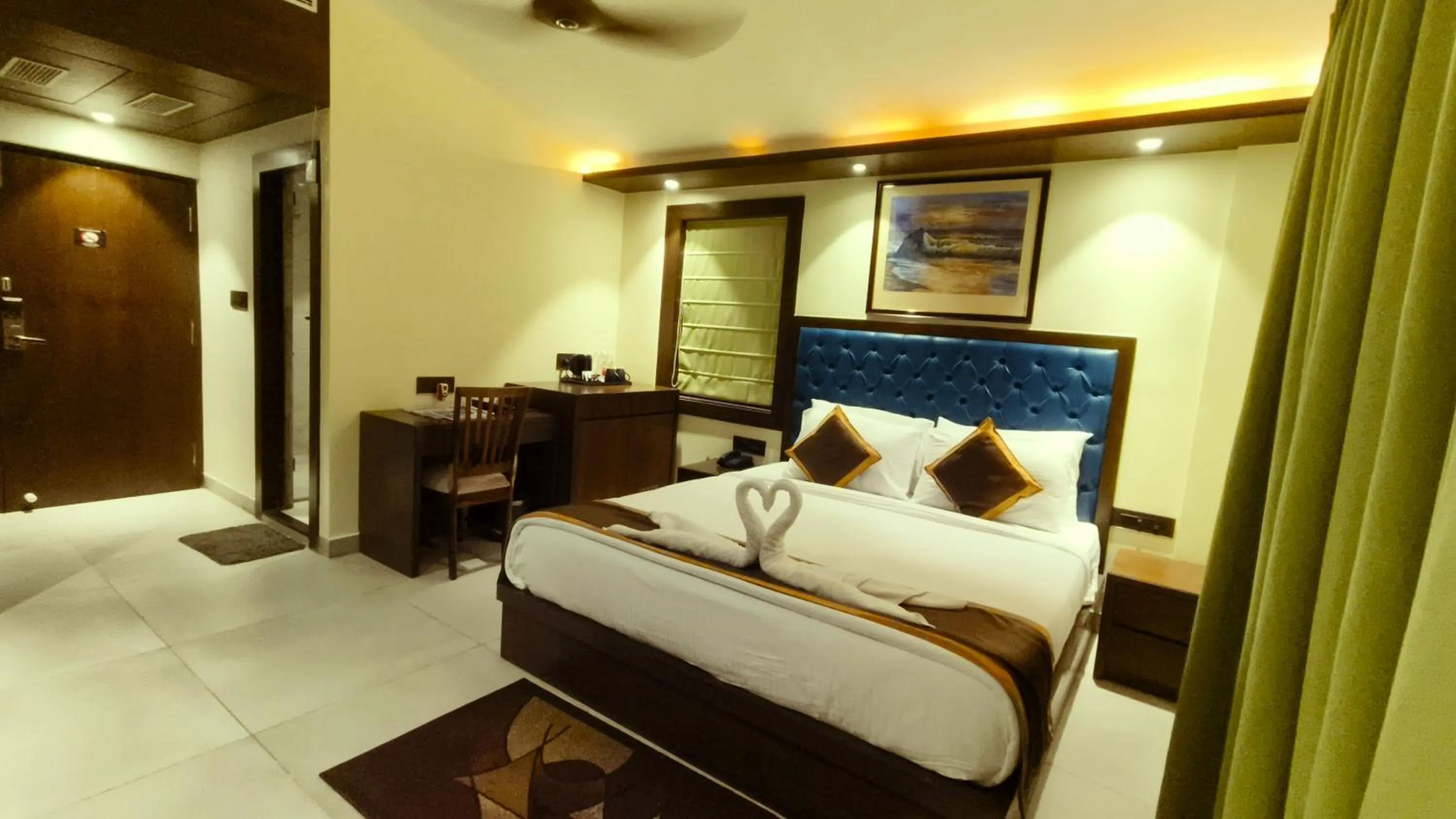 Bed in Luxury Amar Tree Resort