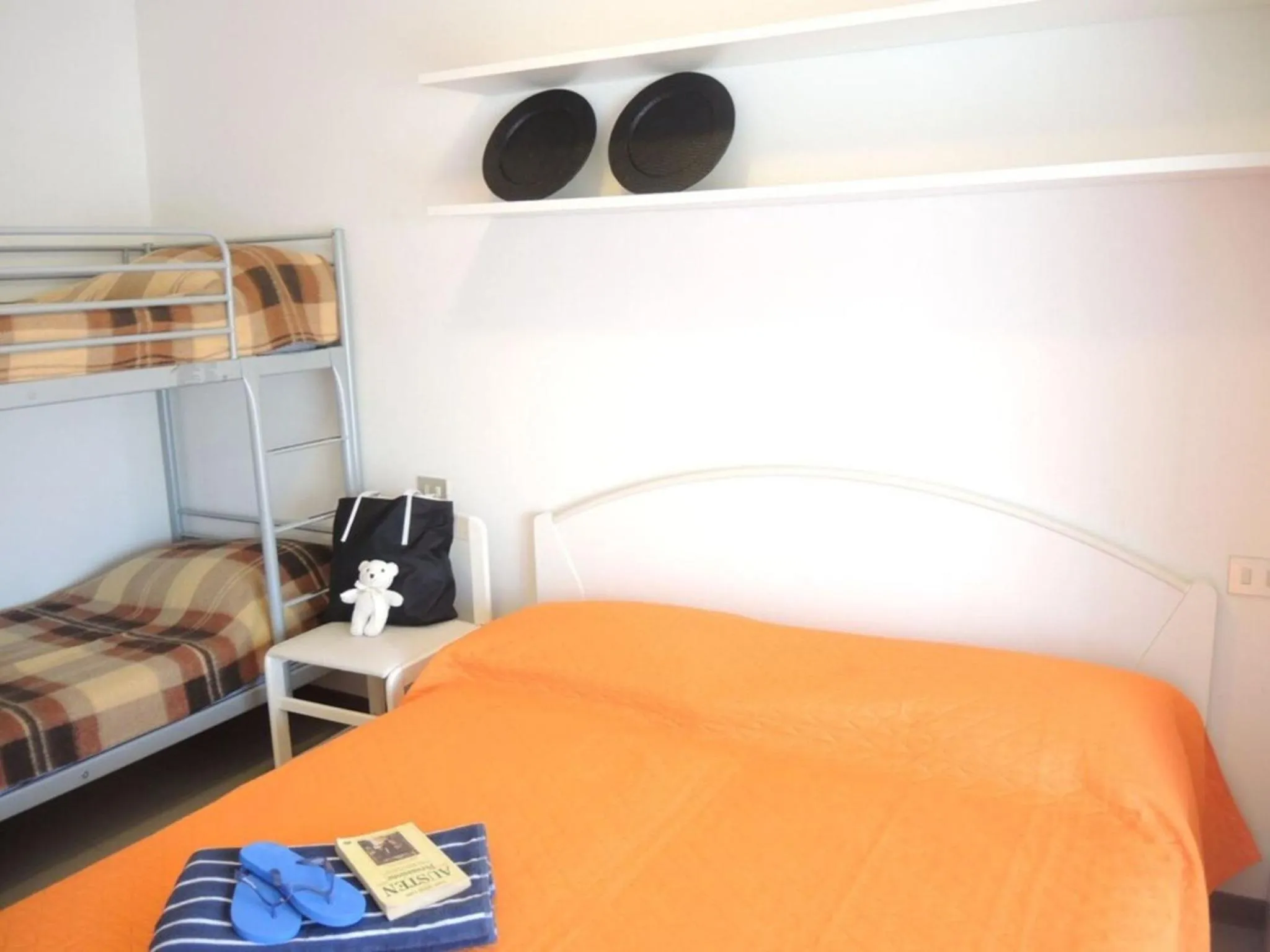 Bed in Bright sea front apartment with terrace-Beahost