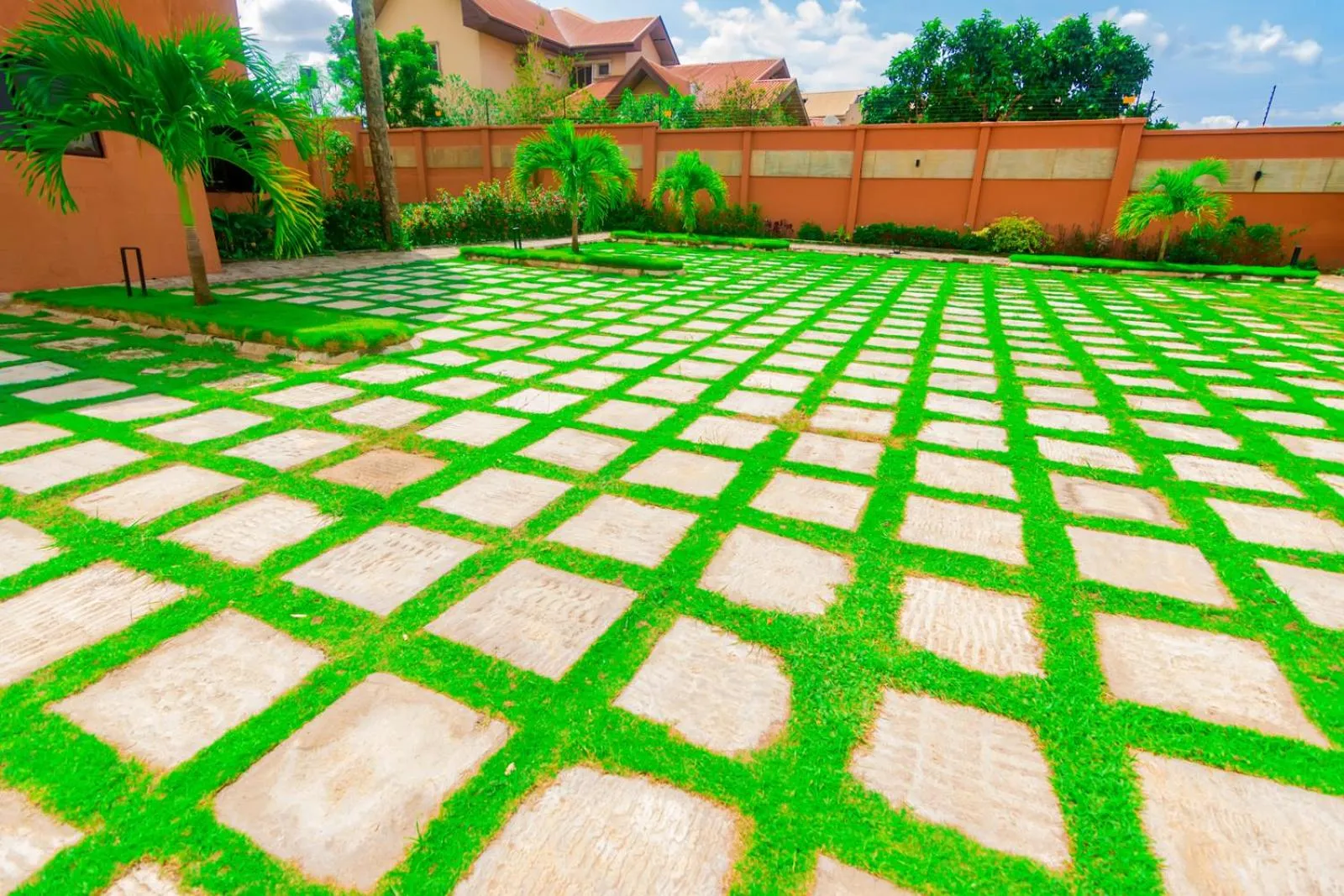 Parking in Trois Ore Residences & Green Earth Bistro