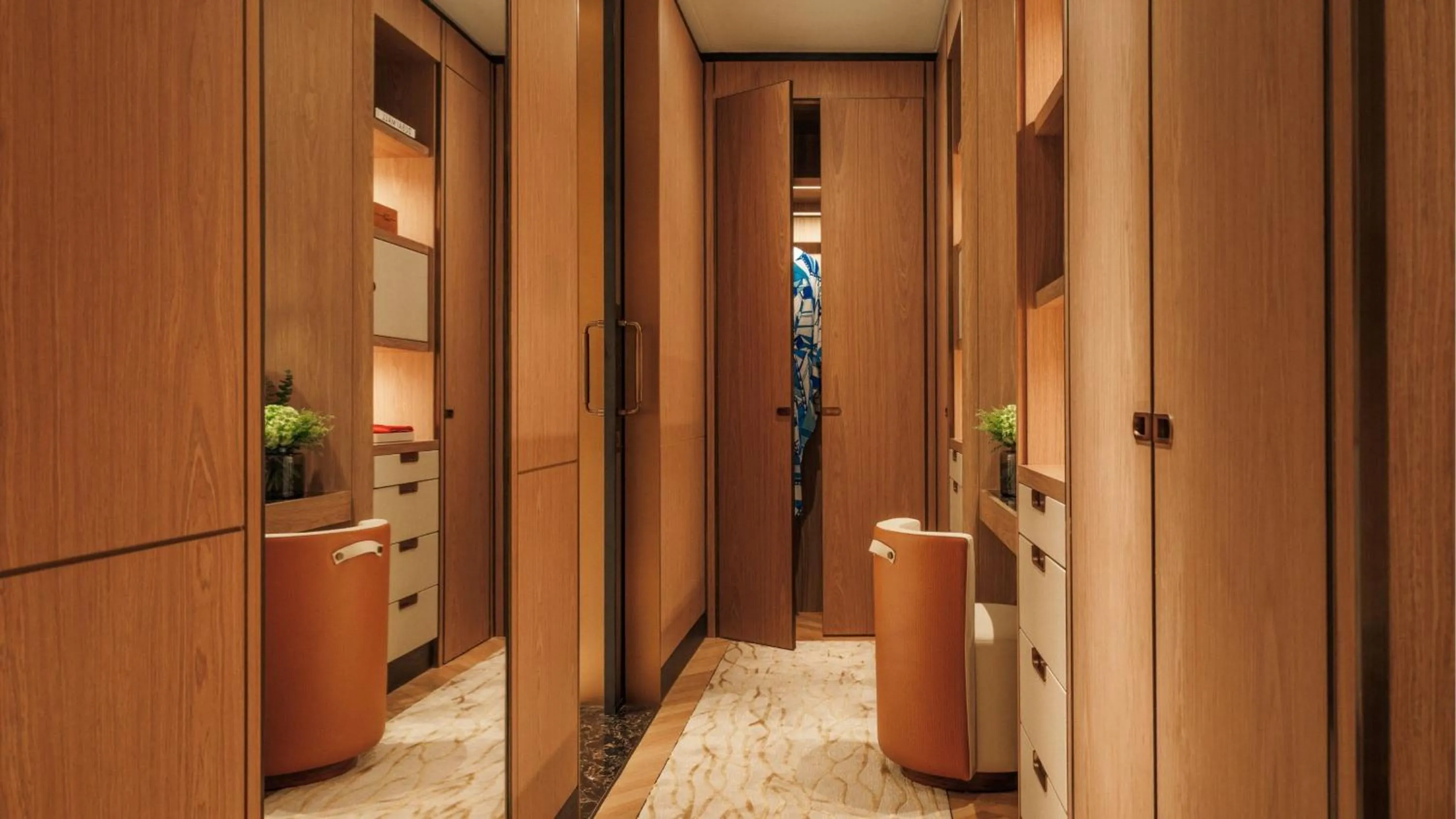 wardrobe in Jumeirah Marsa Al Arab Dubai
