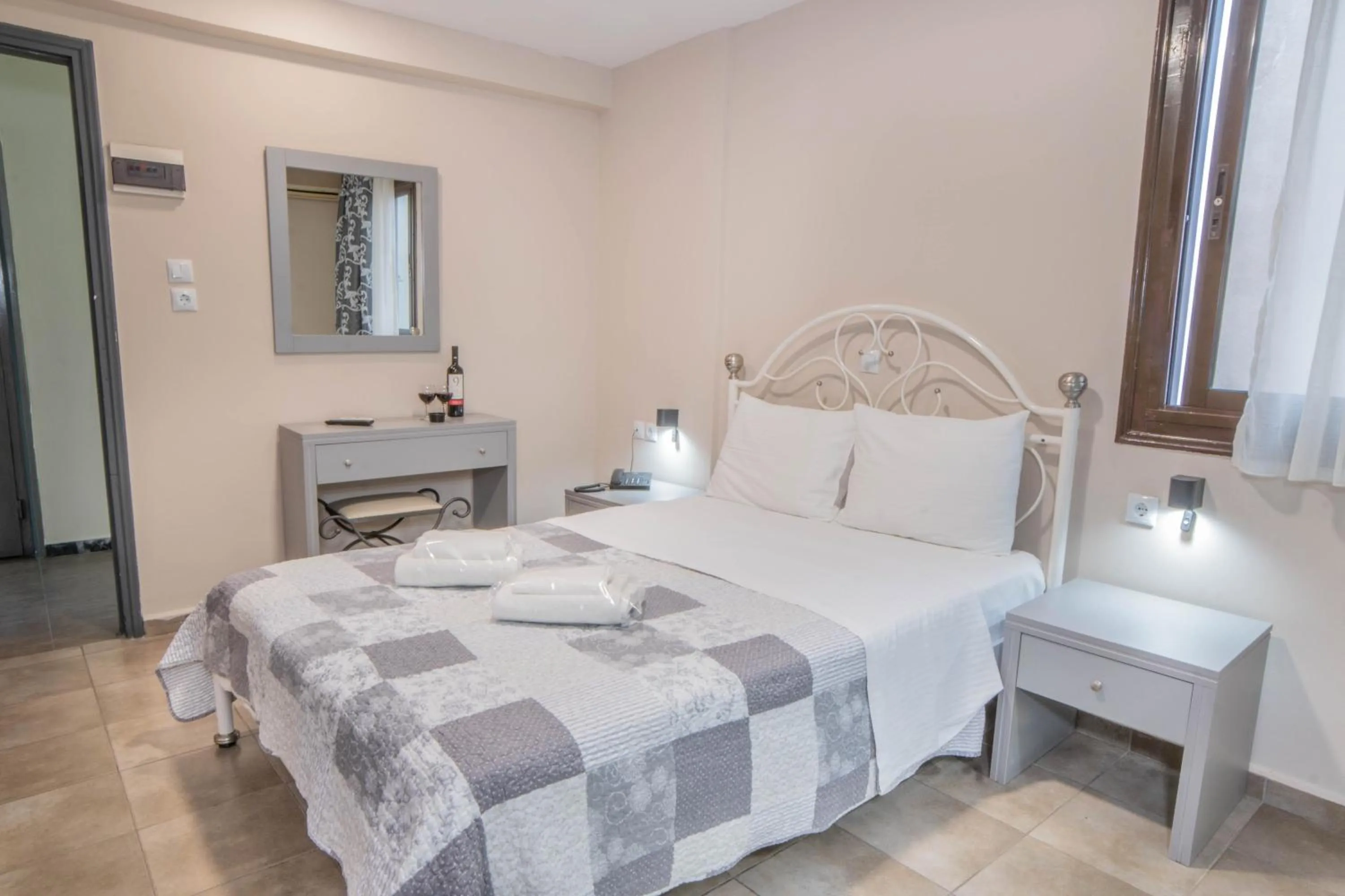 Bedroom, Bed in Anita Hotel