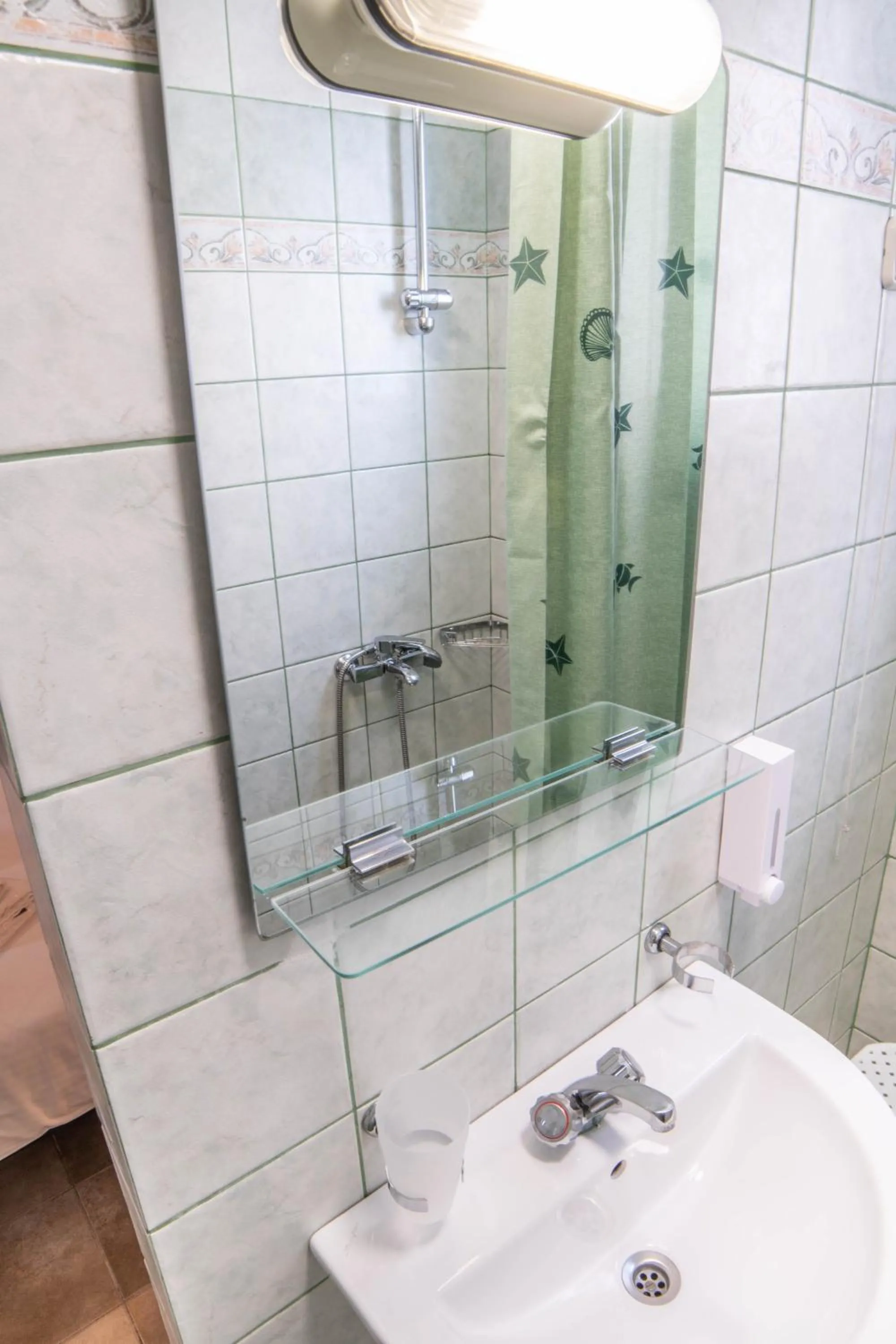 Bathroom in Anita Hotel