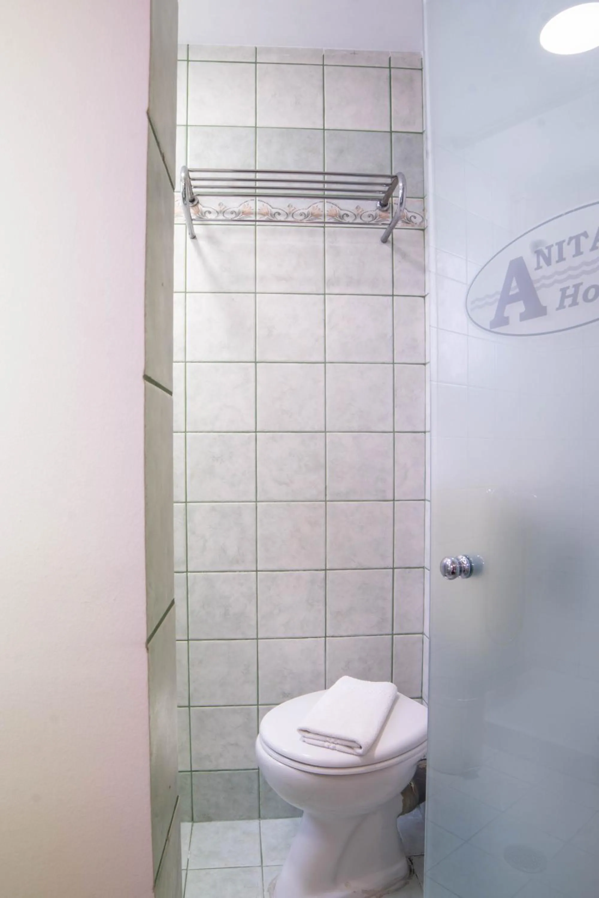 Bathroom in Anita Hotel